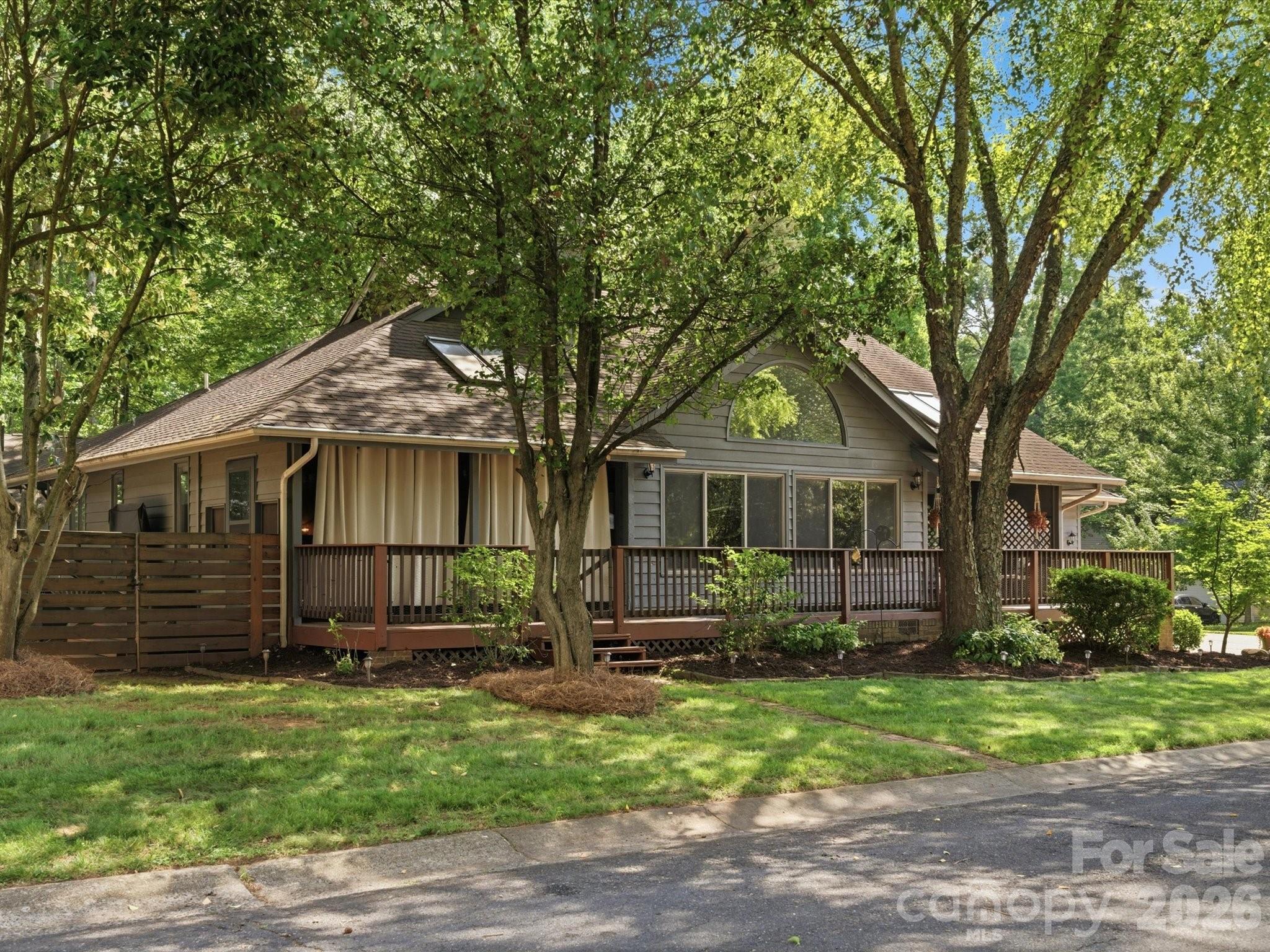 4720 Grey Moss Drive — Lake Wylie