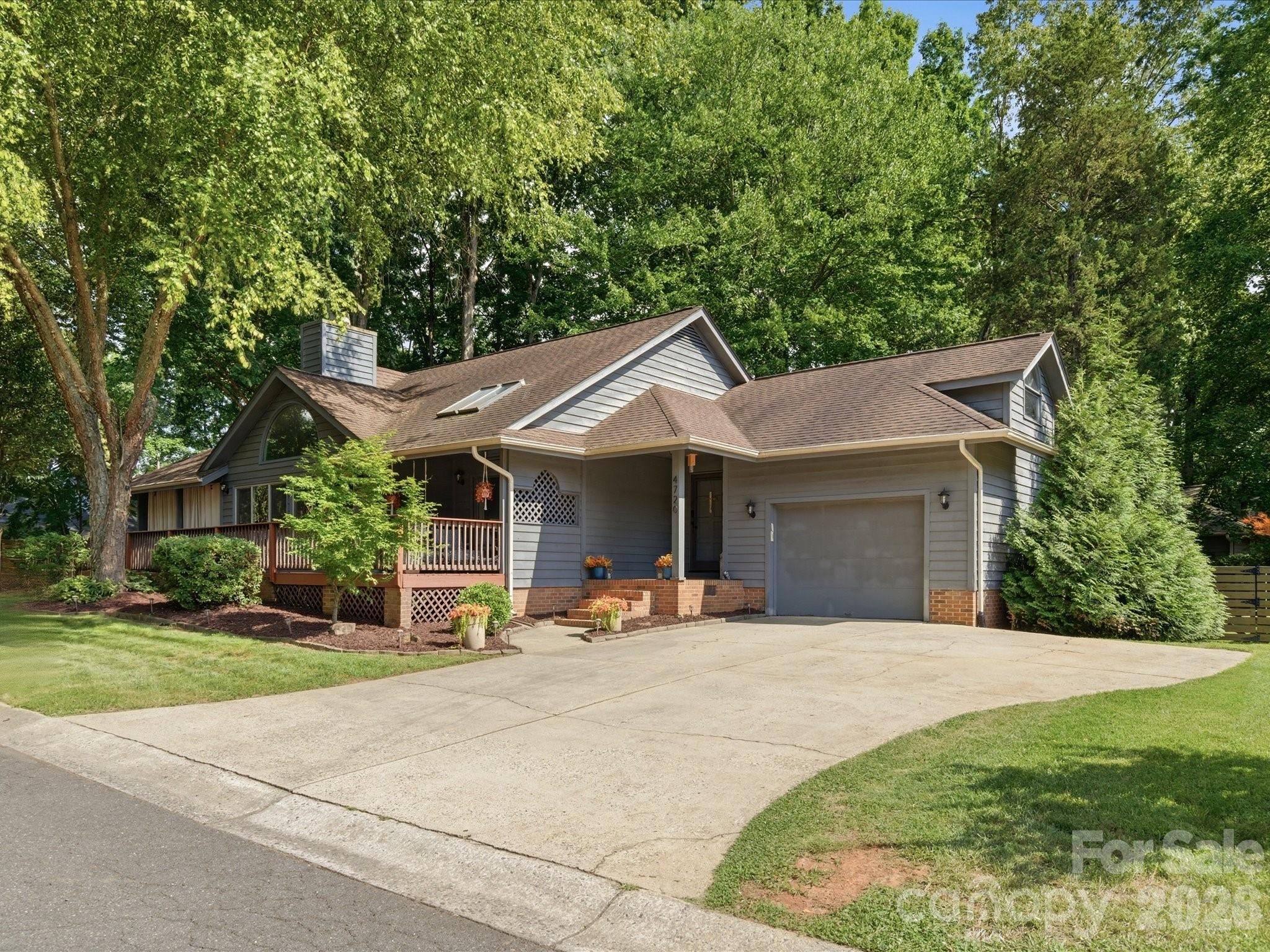 4720 Grey Moss Drive — Lake Wylie