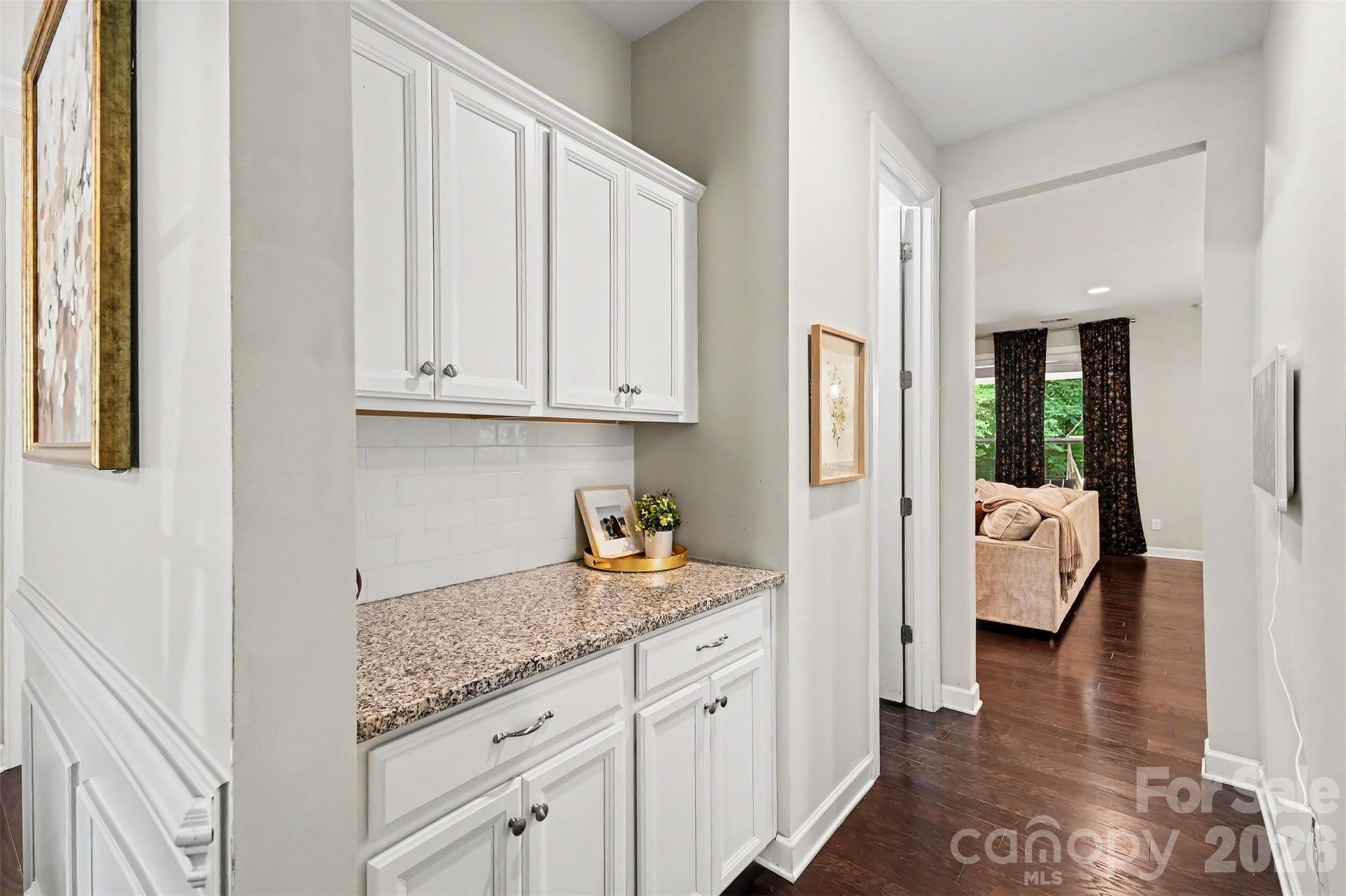 1284 Kings Grove Drive — York