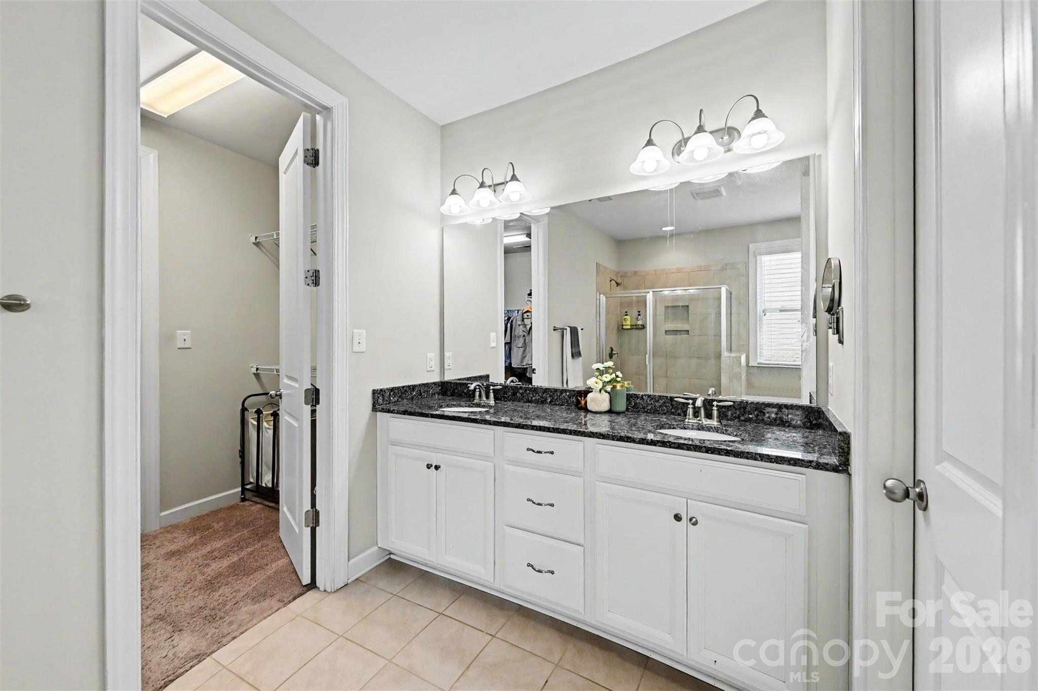 1284 Kings Grove Drive — York