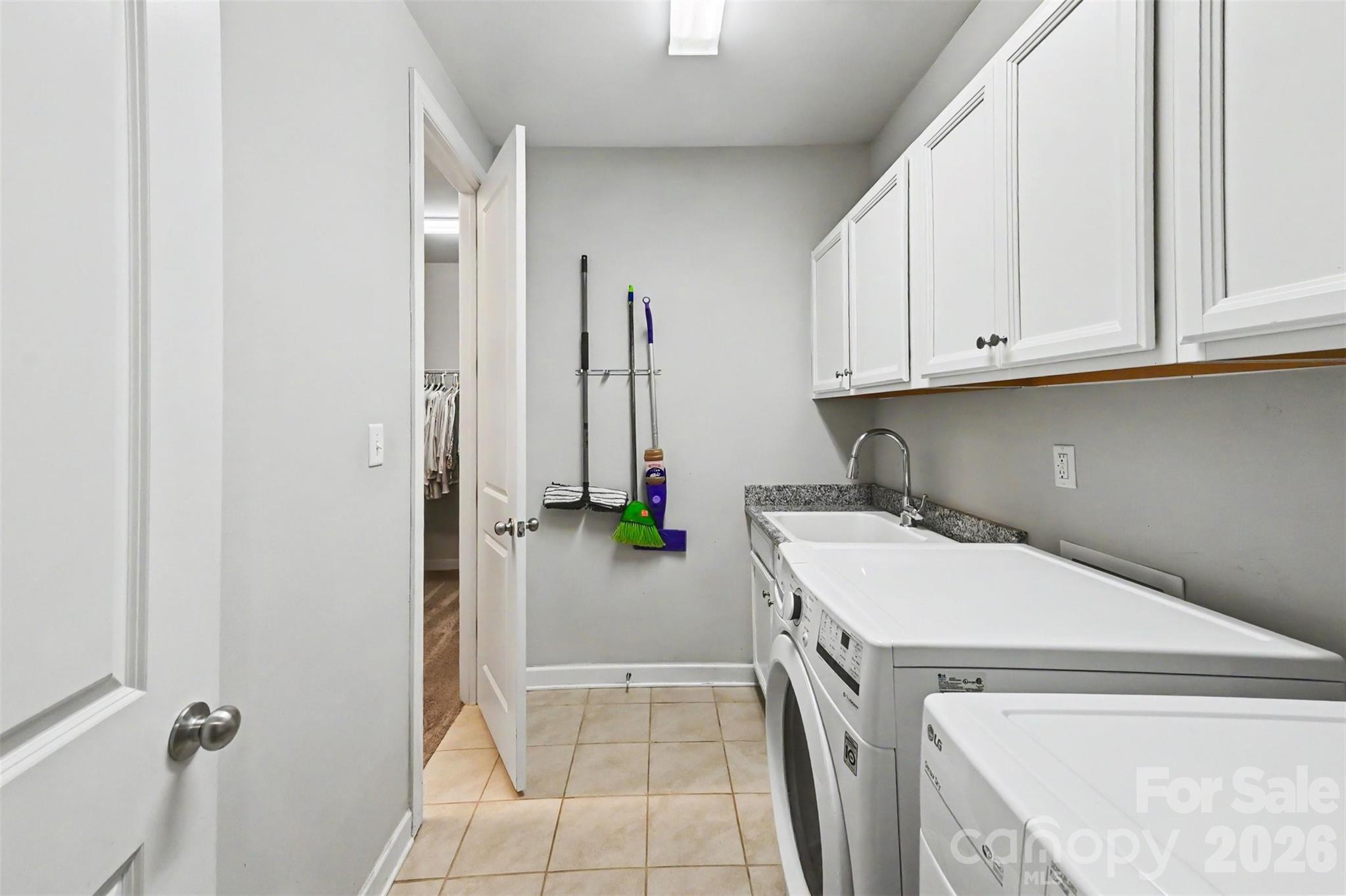 1284 Kings Grove Drive — York