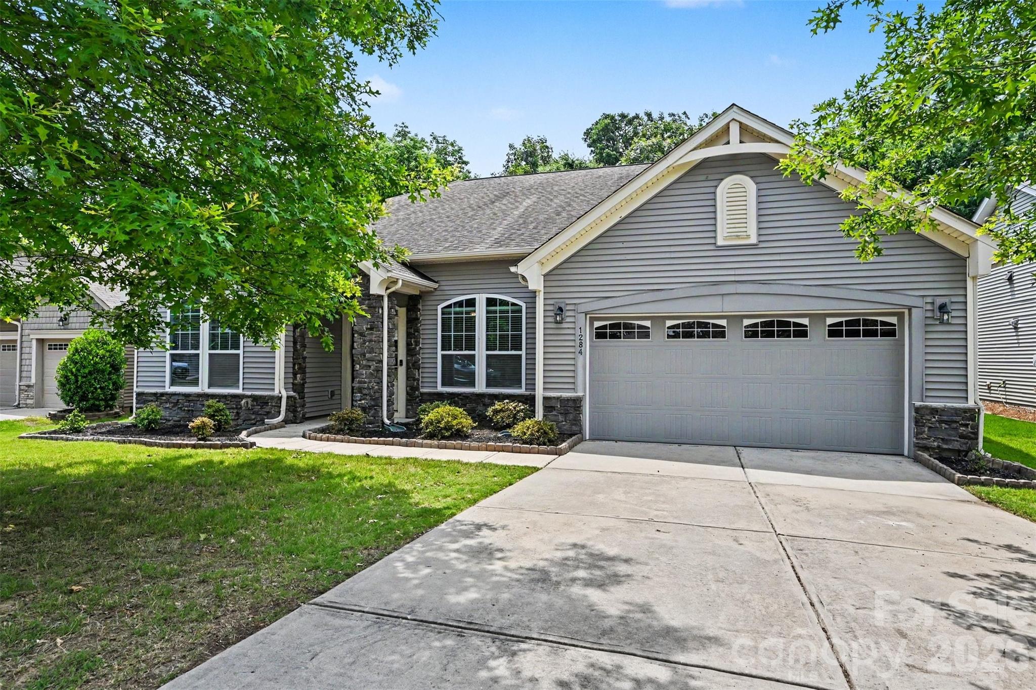 1284 Kings Grove Drive — York
