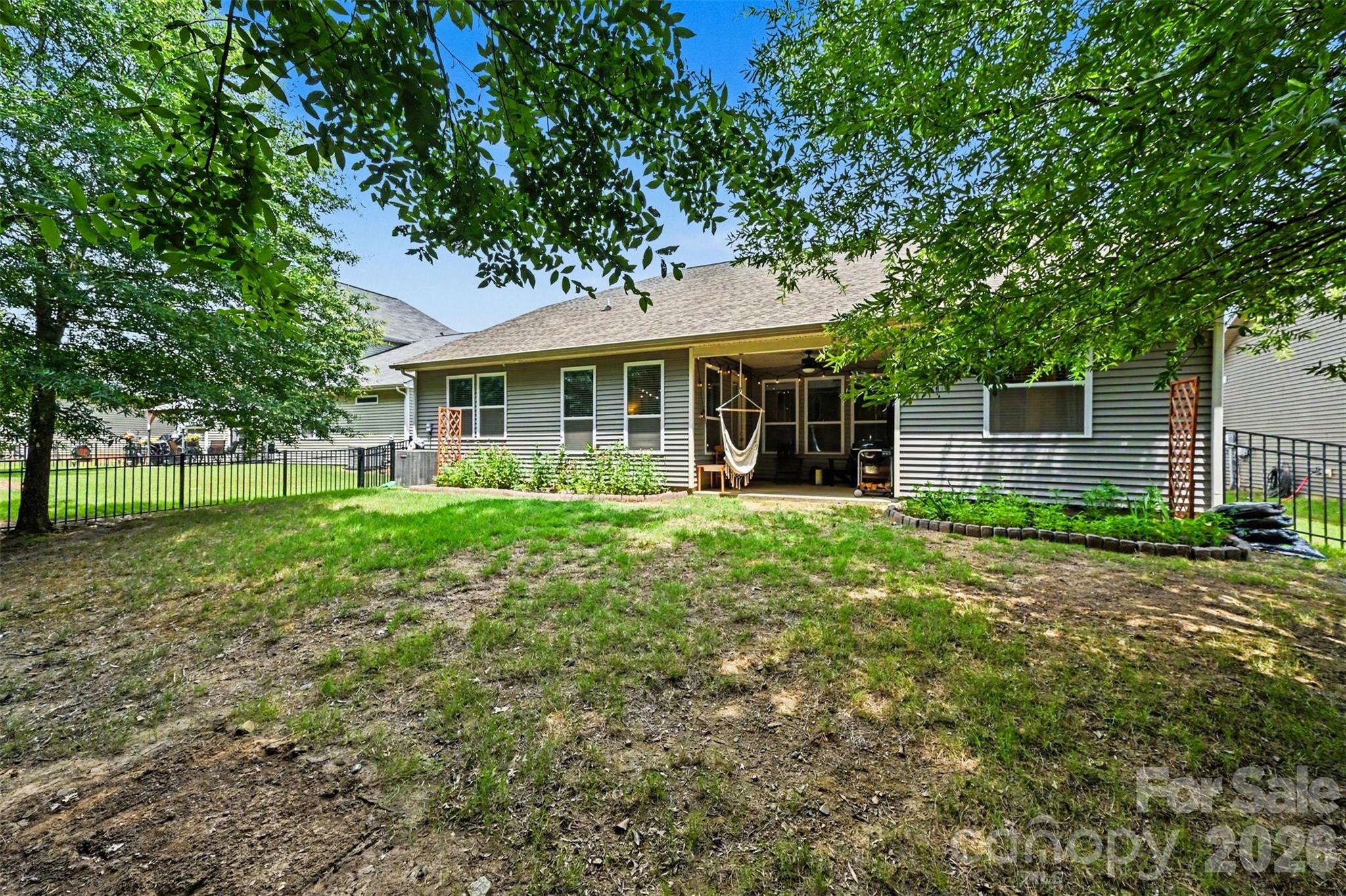 1284 Kings Grove Drive — York