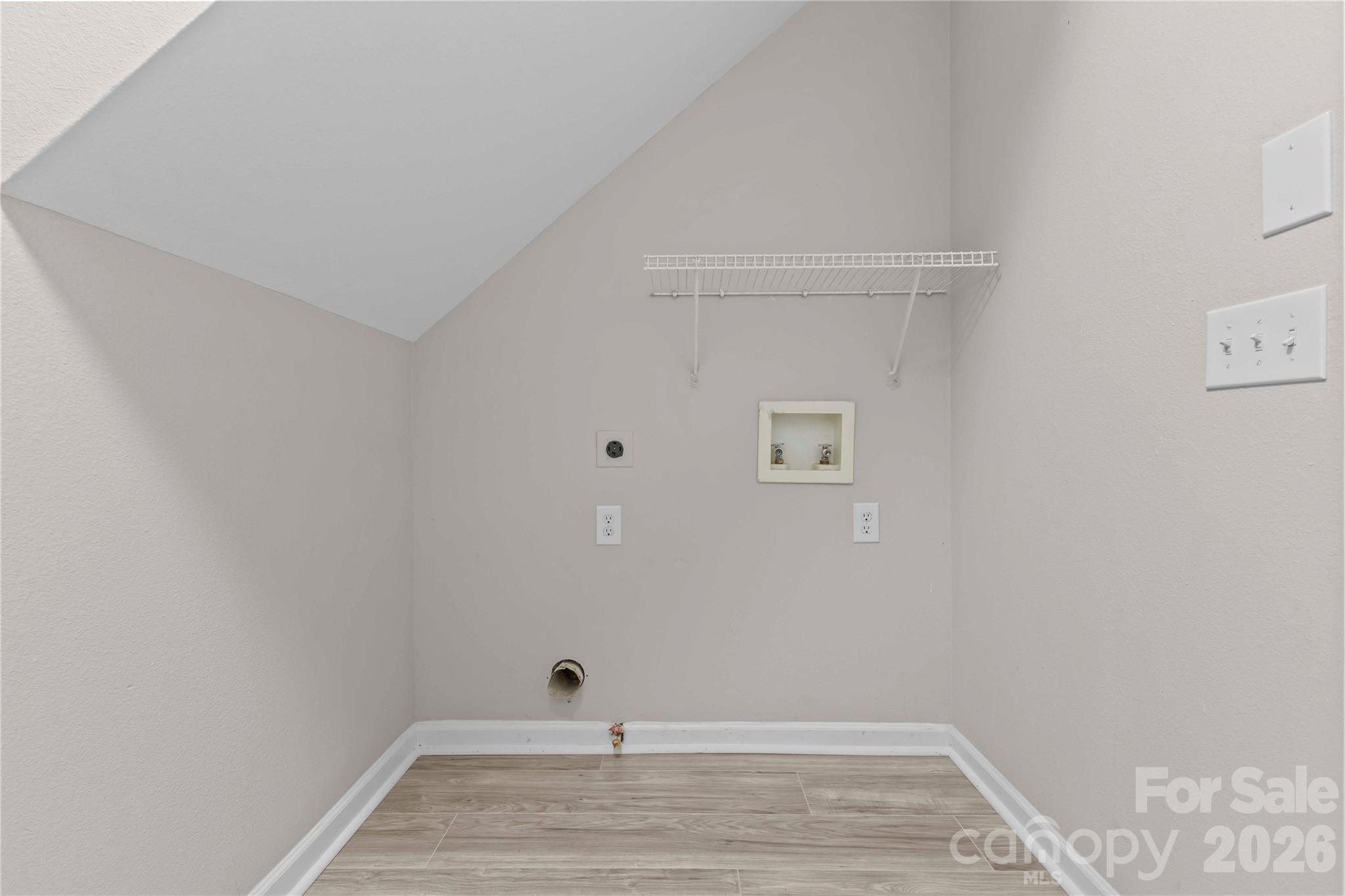 17300 Commons Crossing Drive — Charlotte