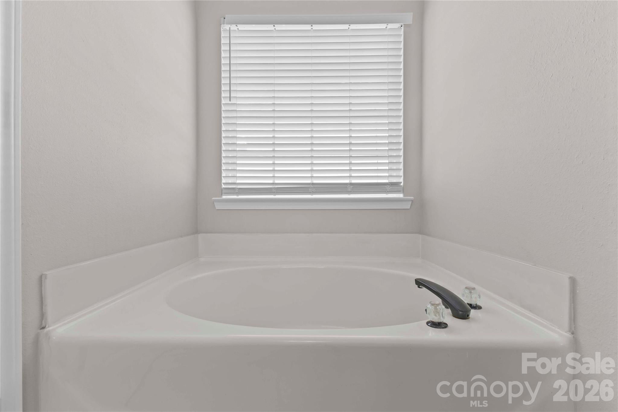 17300 Commons Crossing Drive — Charlotte