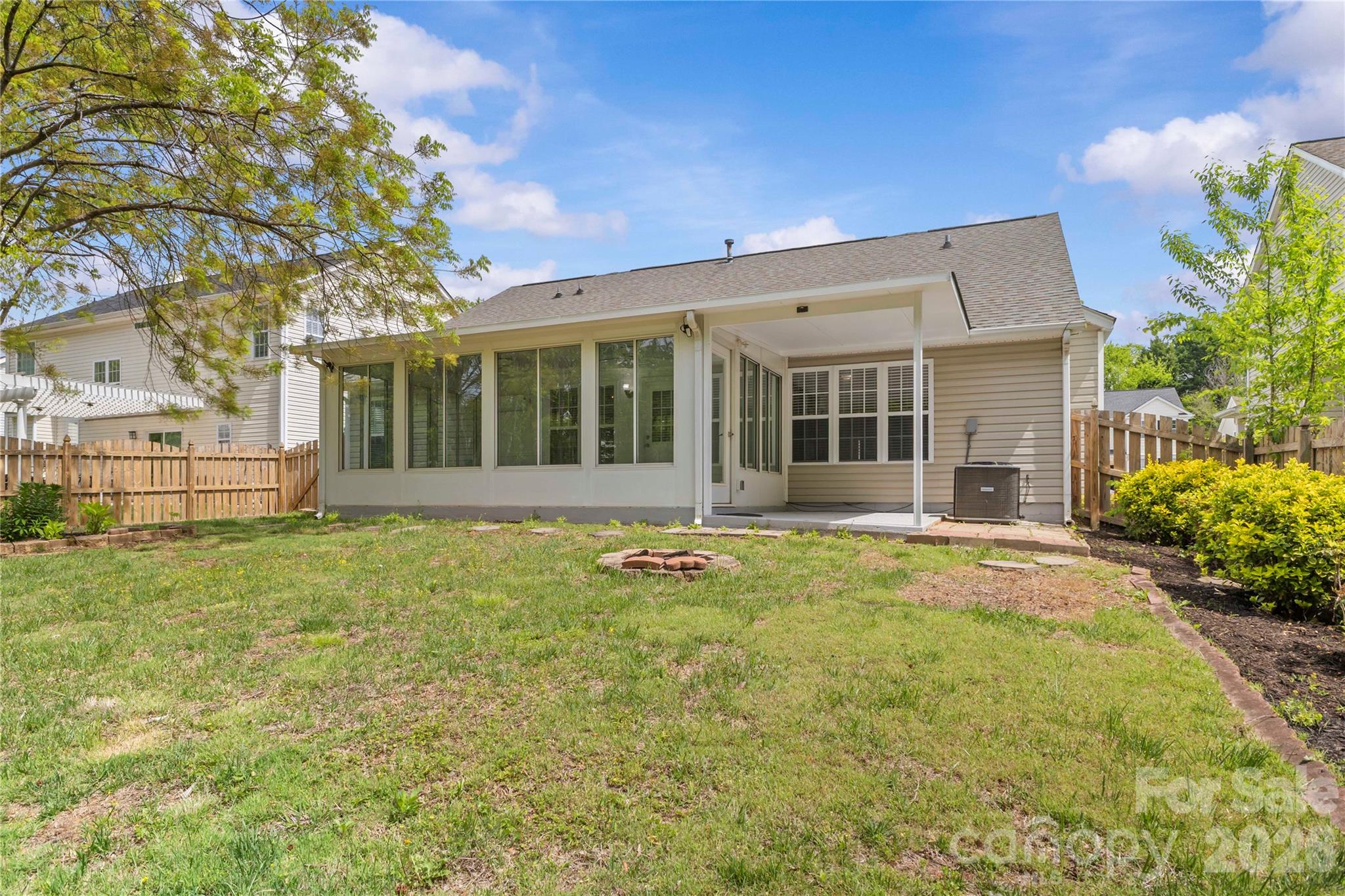 17300 Commons Crossing Drive — Charlotte