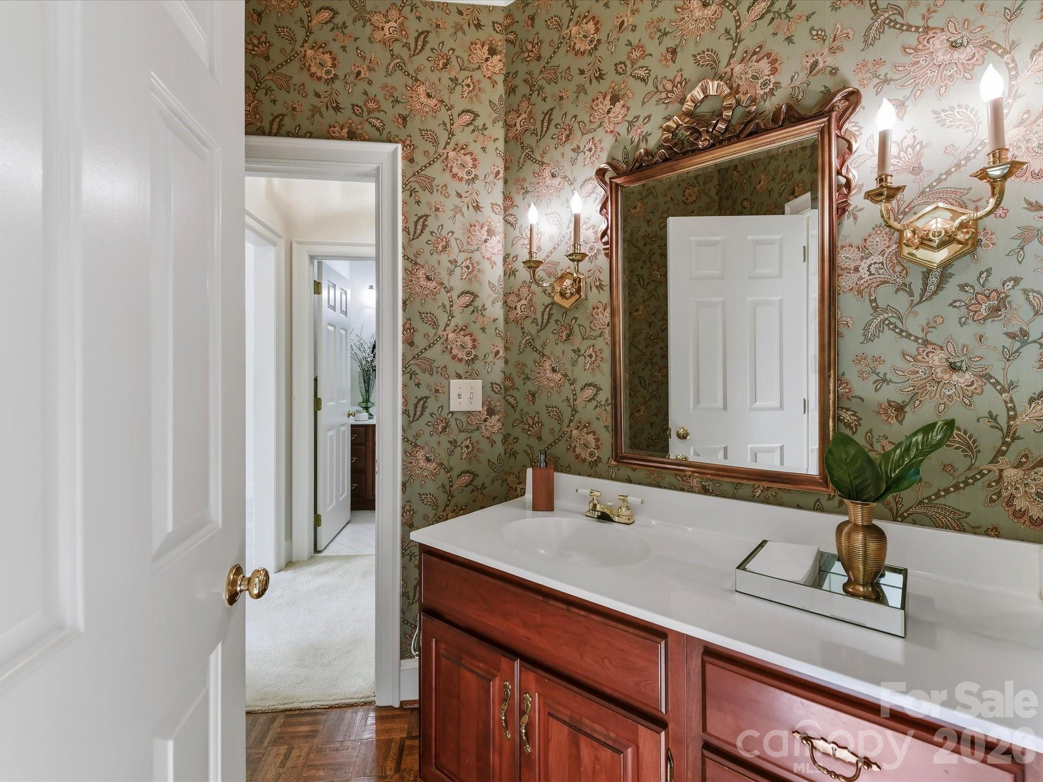 2831 Sharon View Road — Charlotte