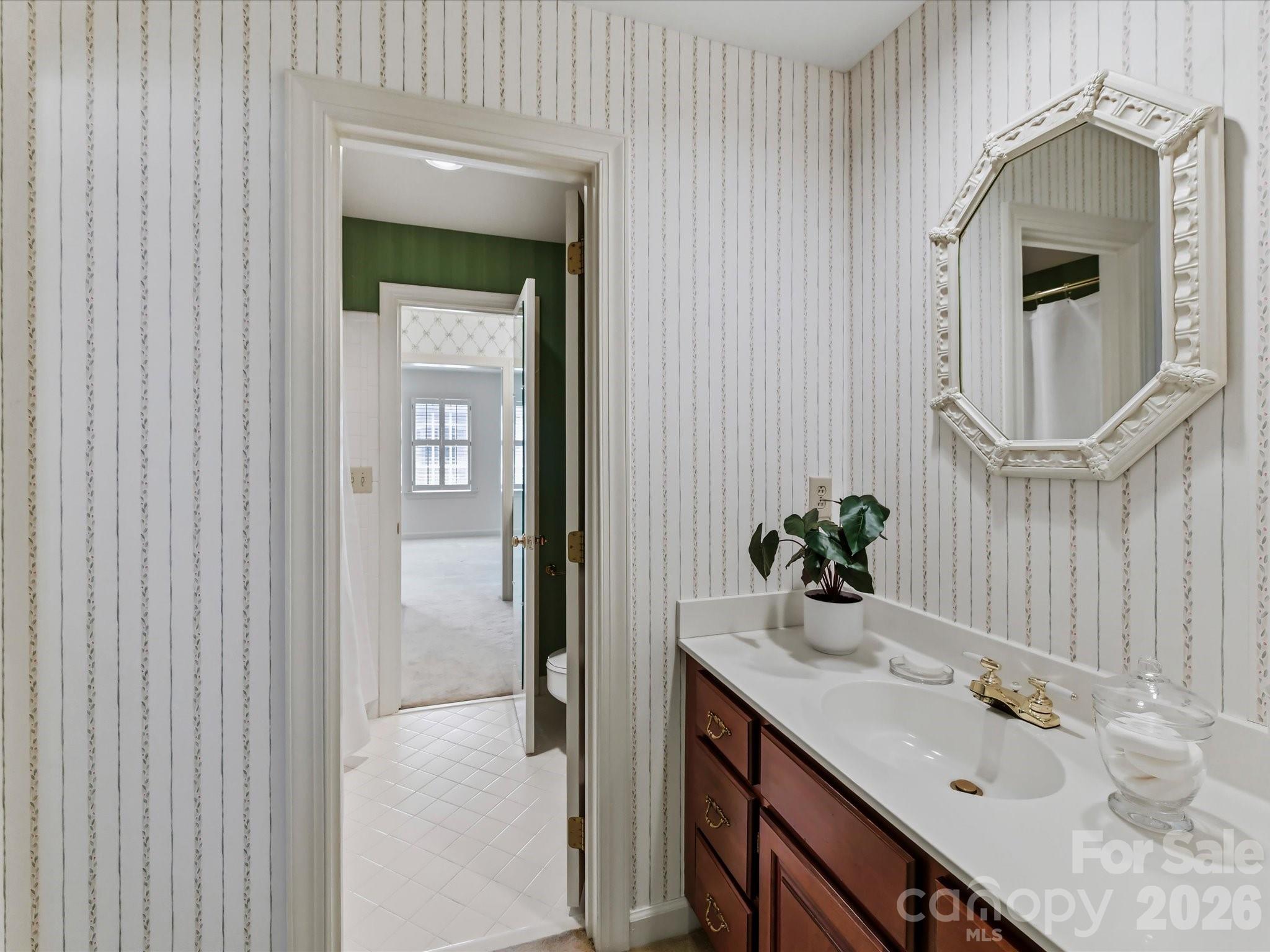 2831 Sharon View Road — Charlotte
