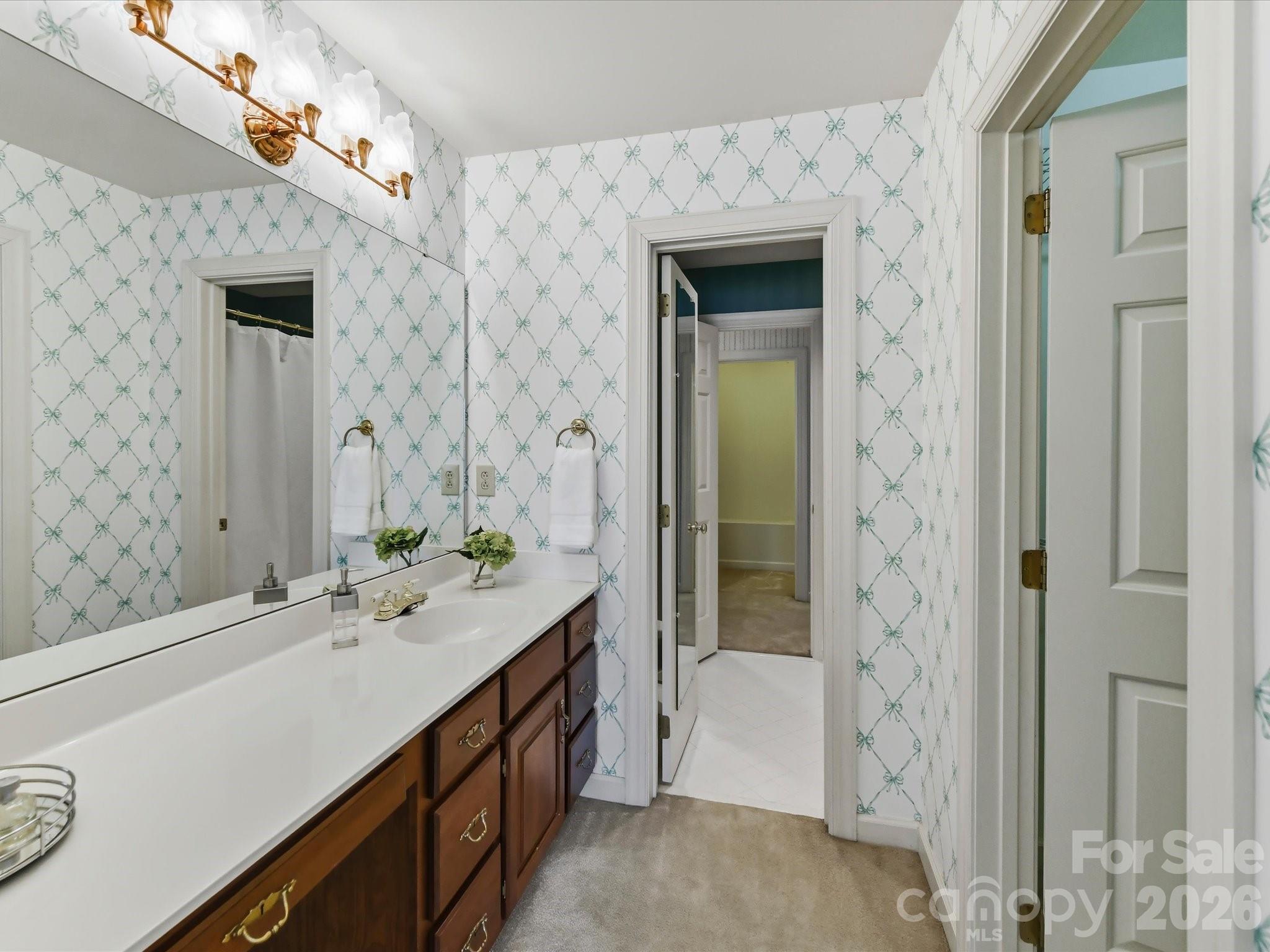 2831 Sharon View Road — Charlotte