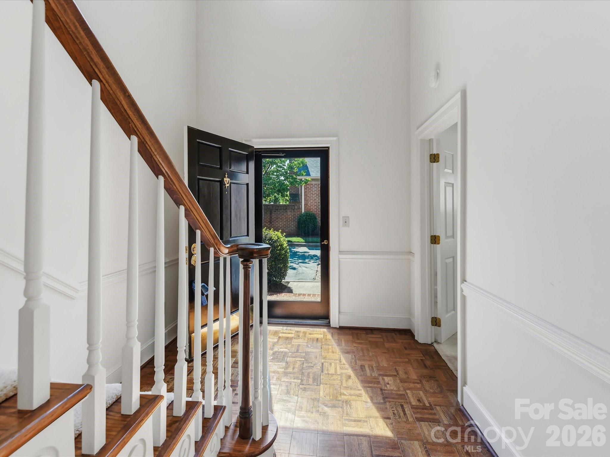 2831 Sharon View Road — Charlotte