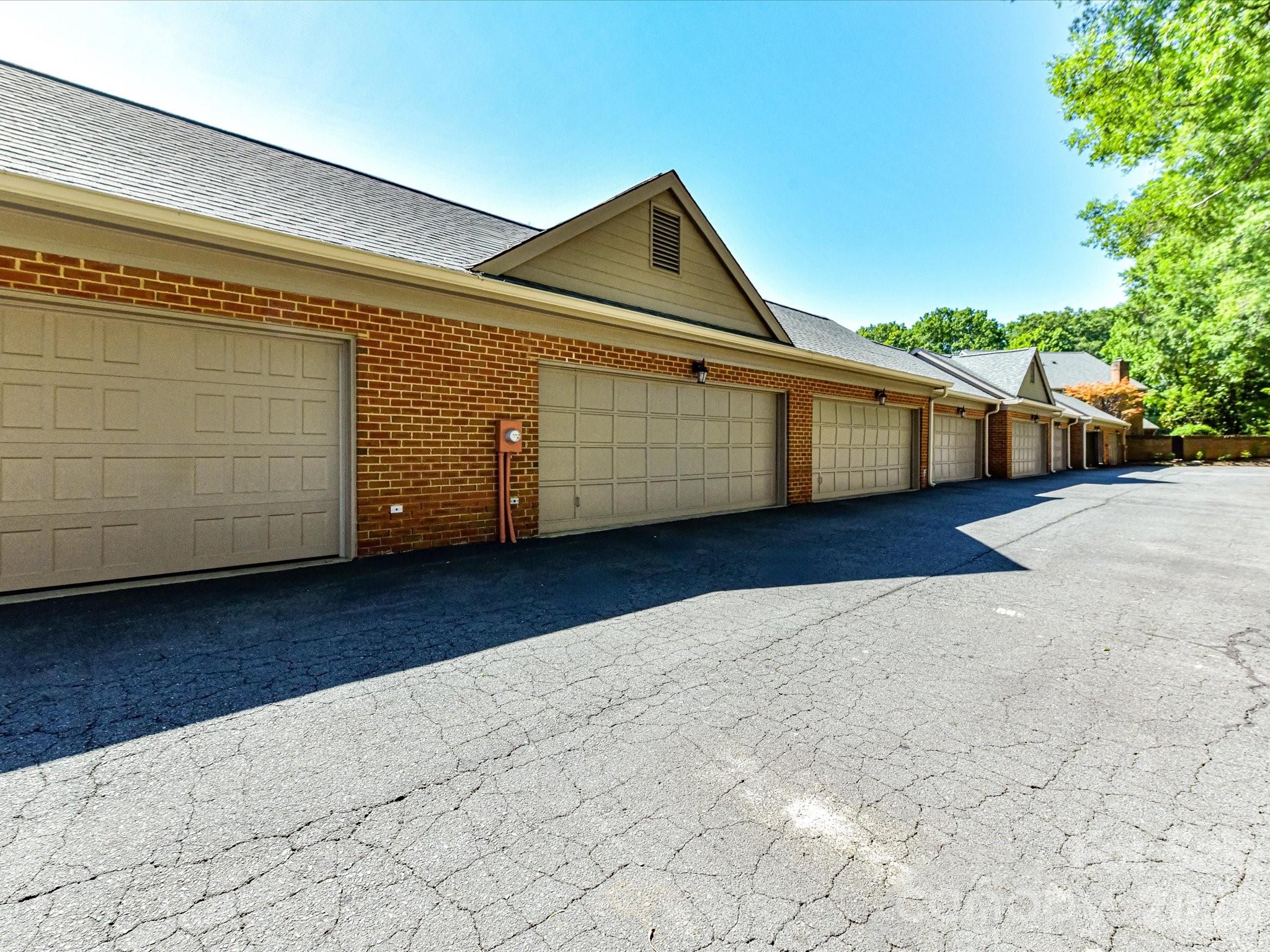2831 Sharon View Road — Charlotte