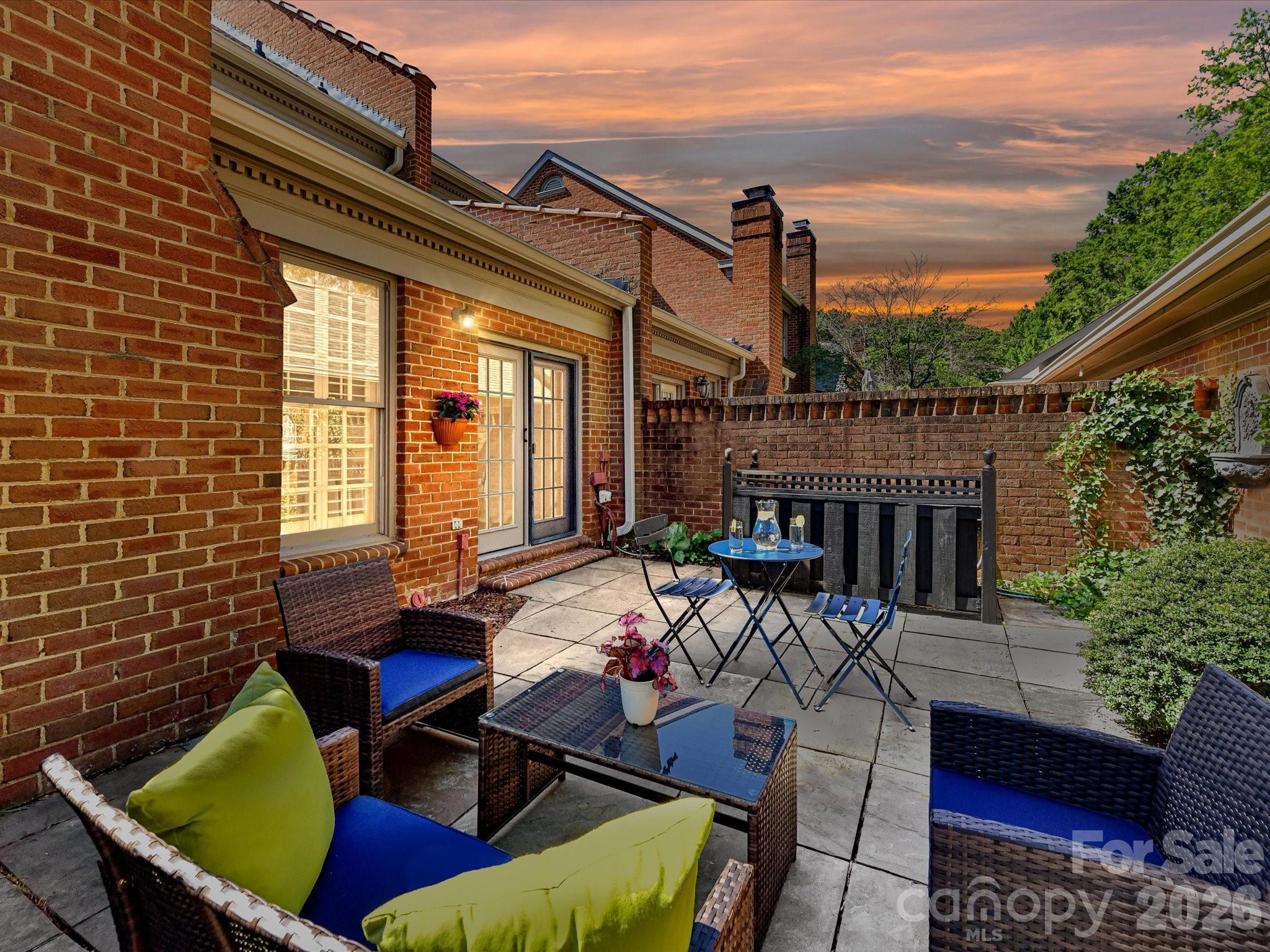2831 Sharon View Road — Charlotte