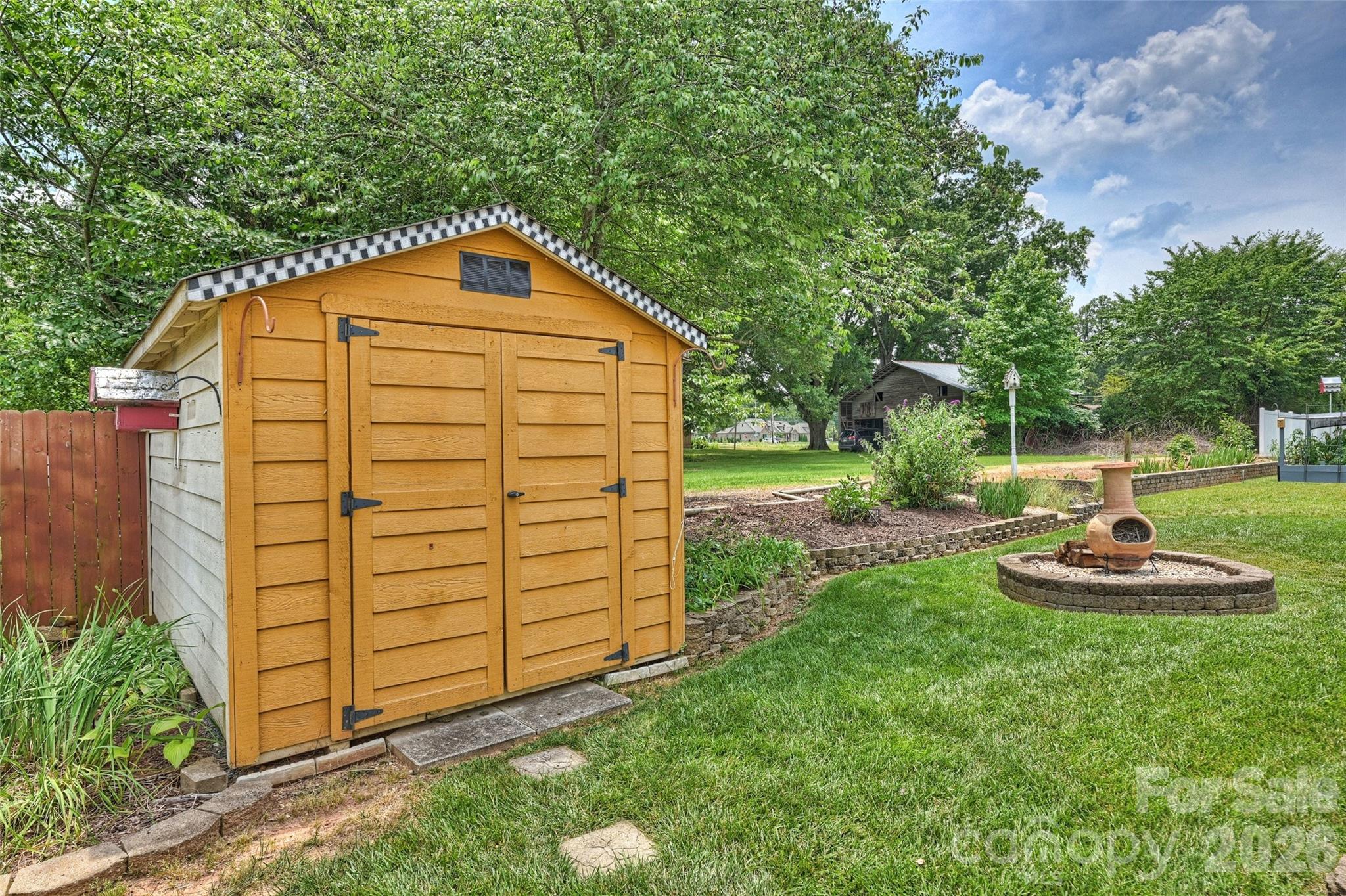 315 Wendover Drive — Locust