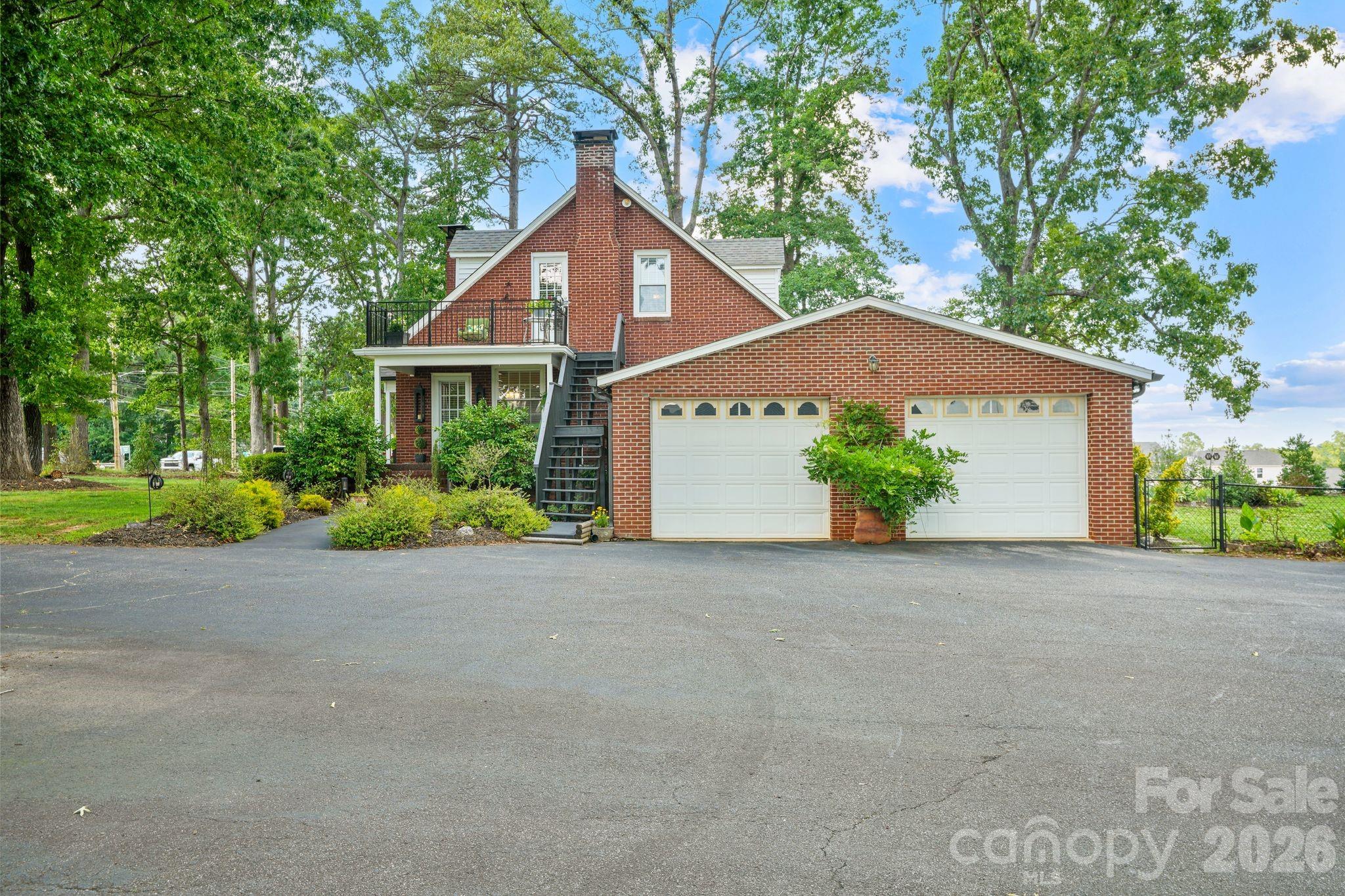 1520 5th Street NE — Hickory