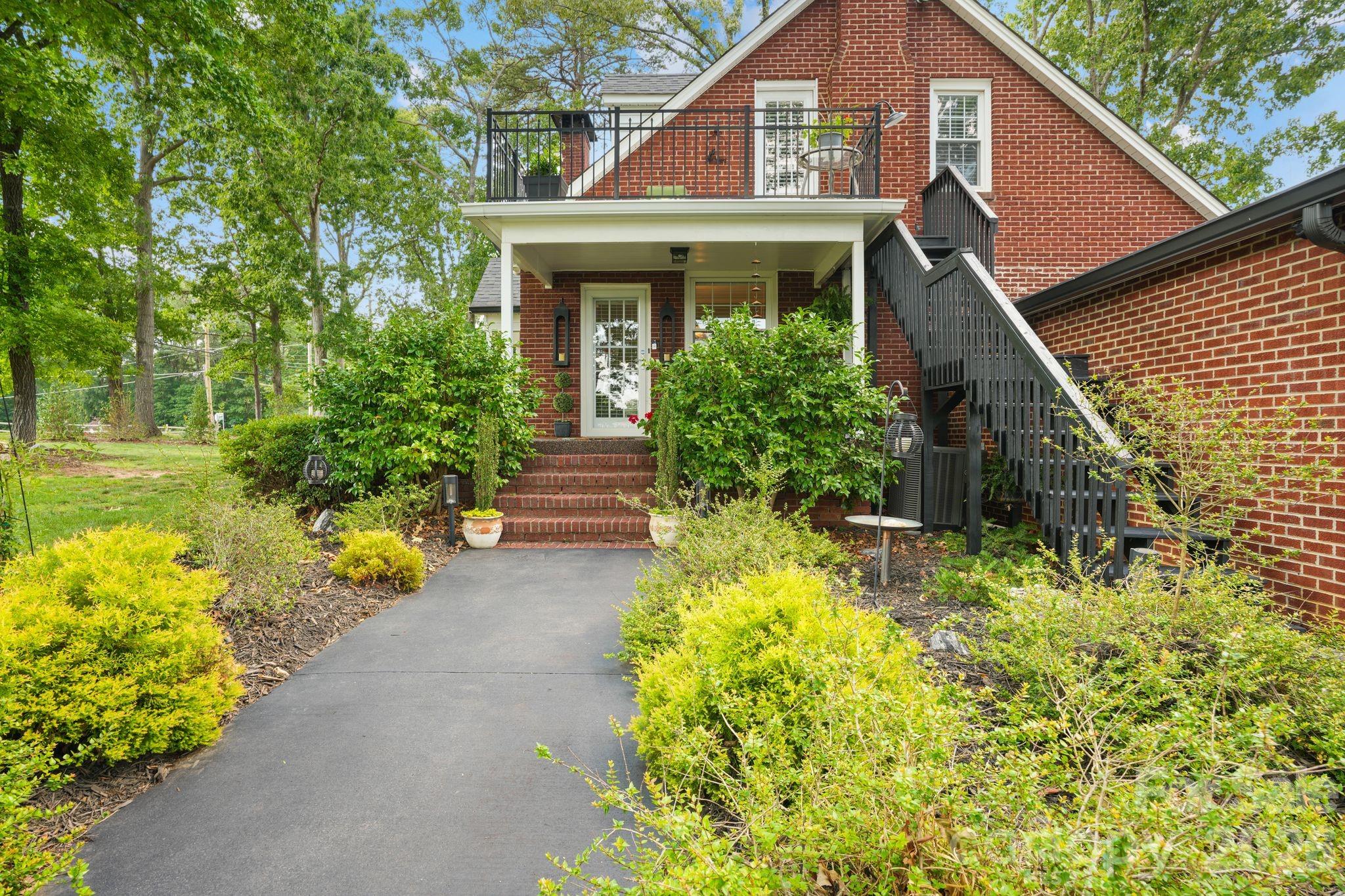 1520 5th Street NE — Hickory