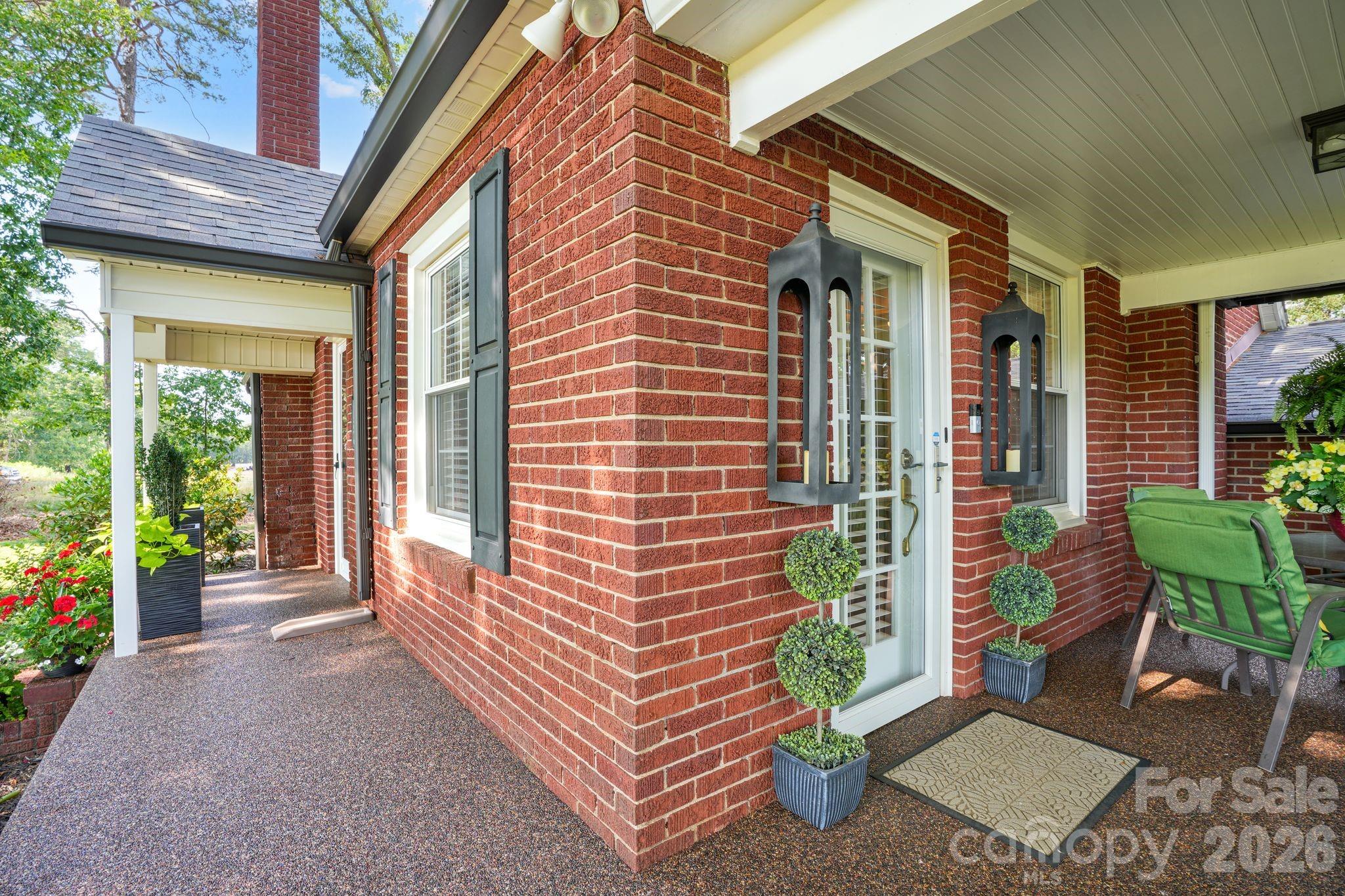 1520 5th Street NE — Hickory