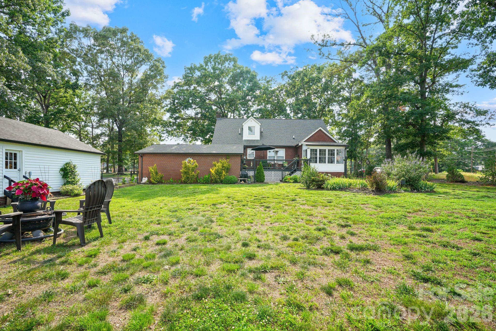 1520 5th Street NE — Hickory