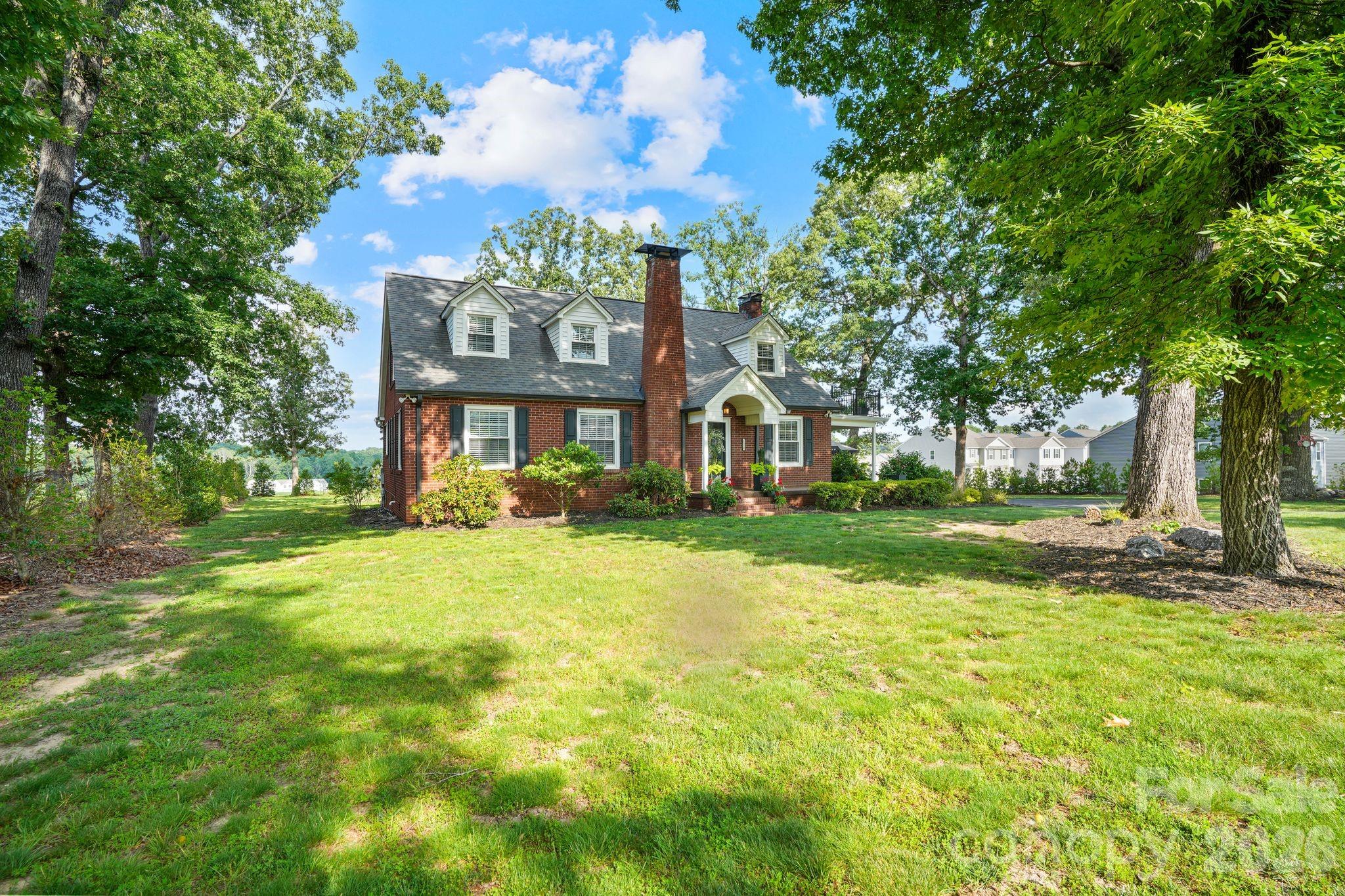 1520 5th Street NE — Hickory