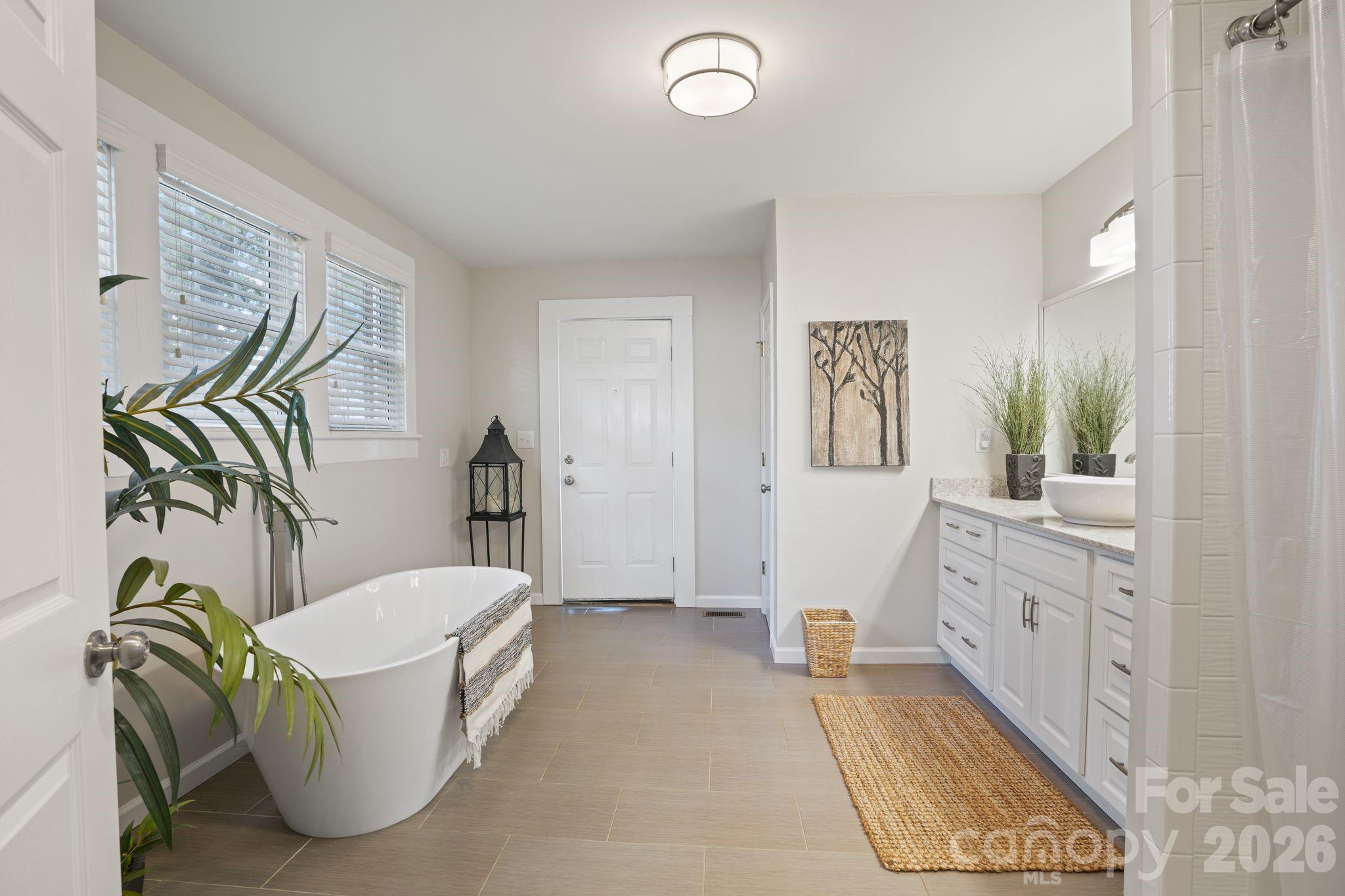 1520 5th Street NE — Hickory