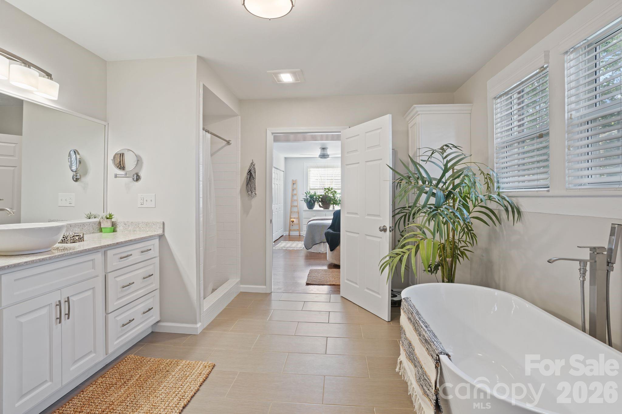 1520 5th Street NE — Hickory