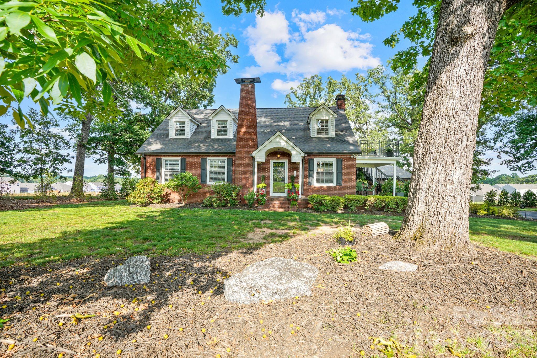 1520 5th Street NE — Hickory