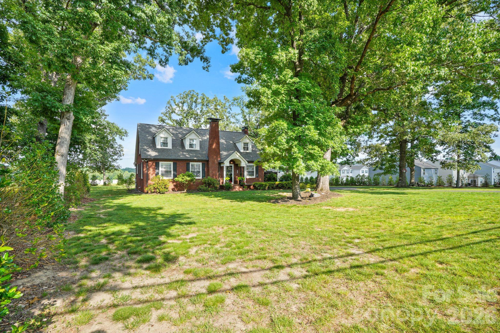 1520 5th Street NE — Hickory
