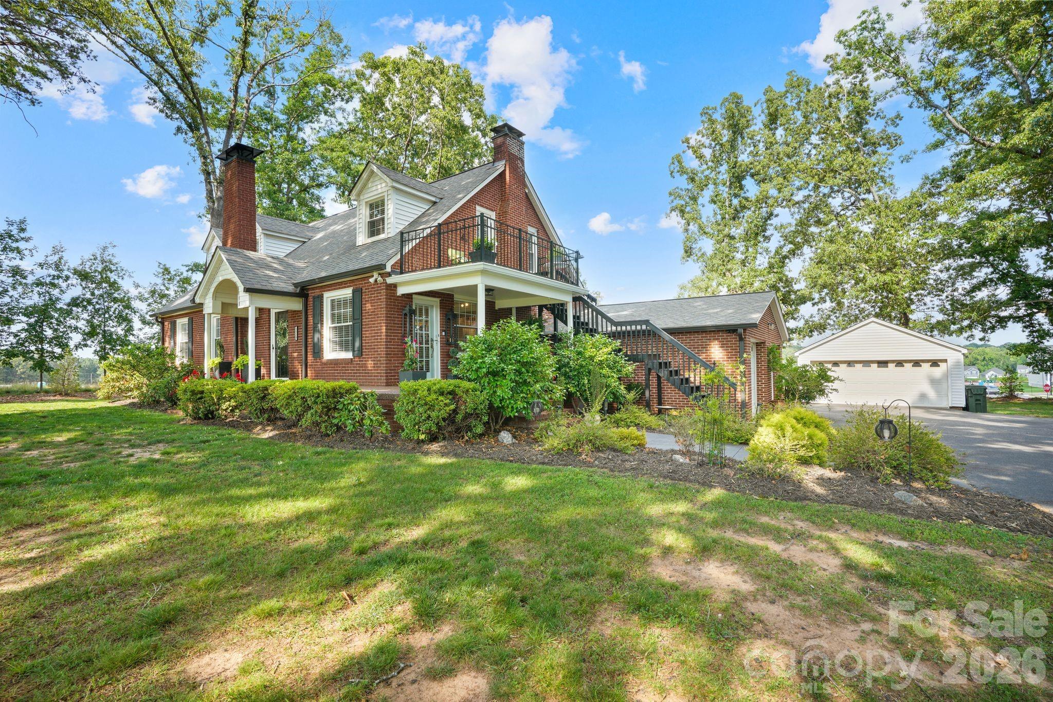 1520 5th Street NE — Hickory