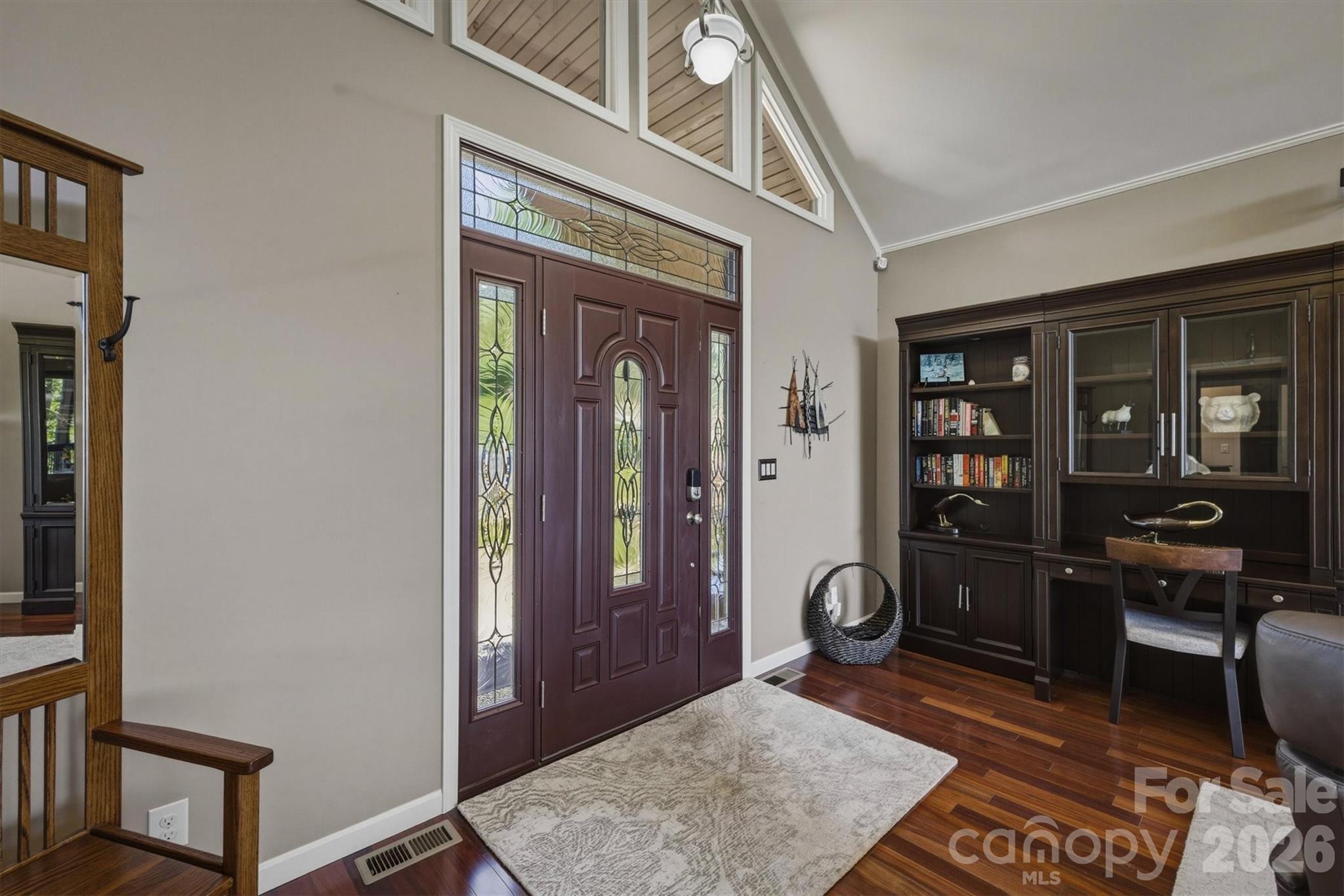 315 Lakeview Trail — Nebo