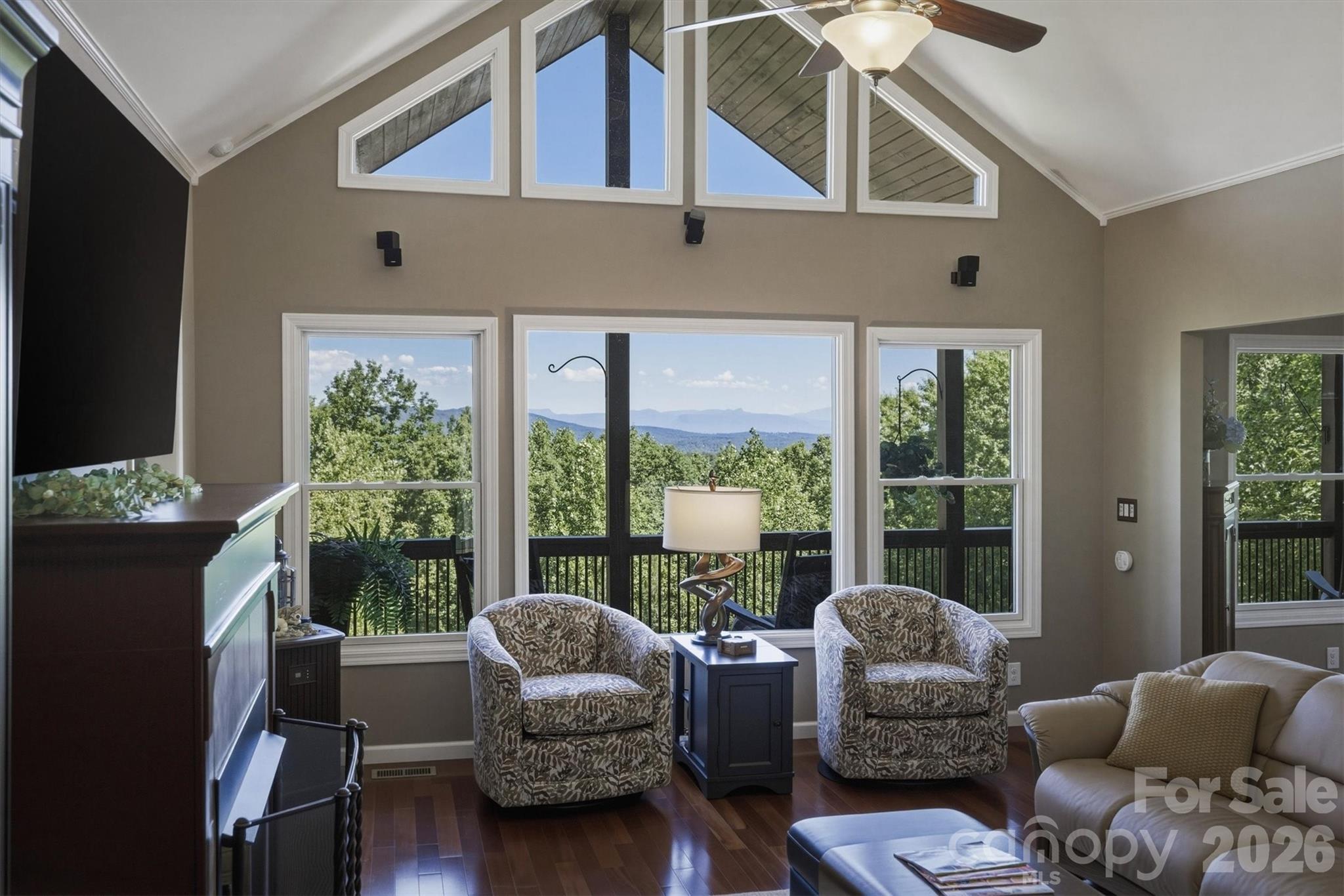 315 Lakeview Trail — Nebo