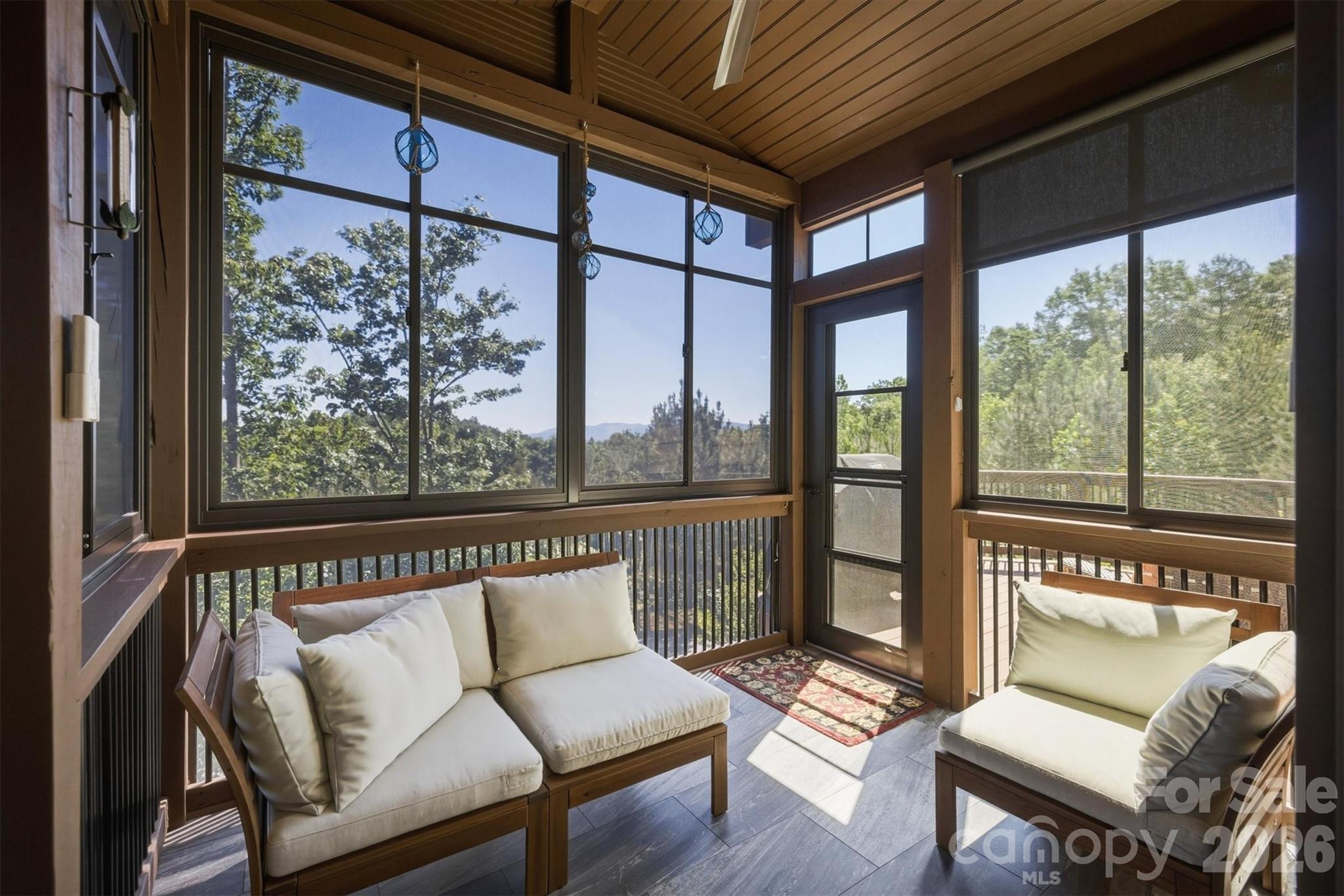 315 Lakeview Trail — Nebo