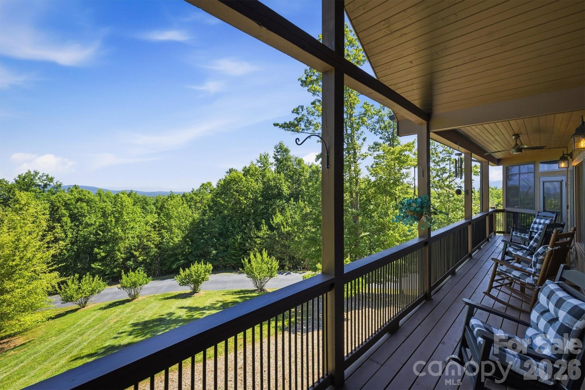 315 Lakeview Trail — Nebo