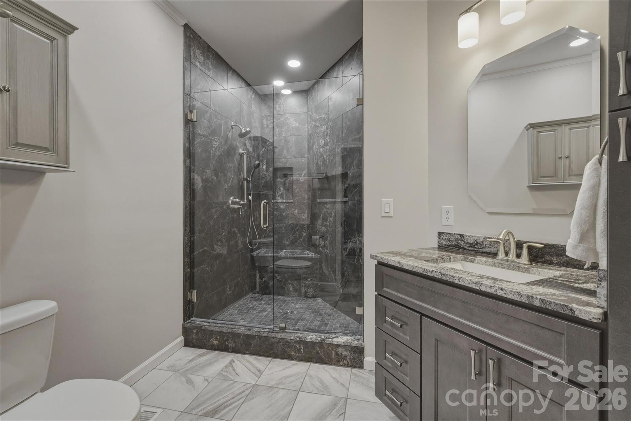 315 Lakeview Trail — Nebo