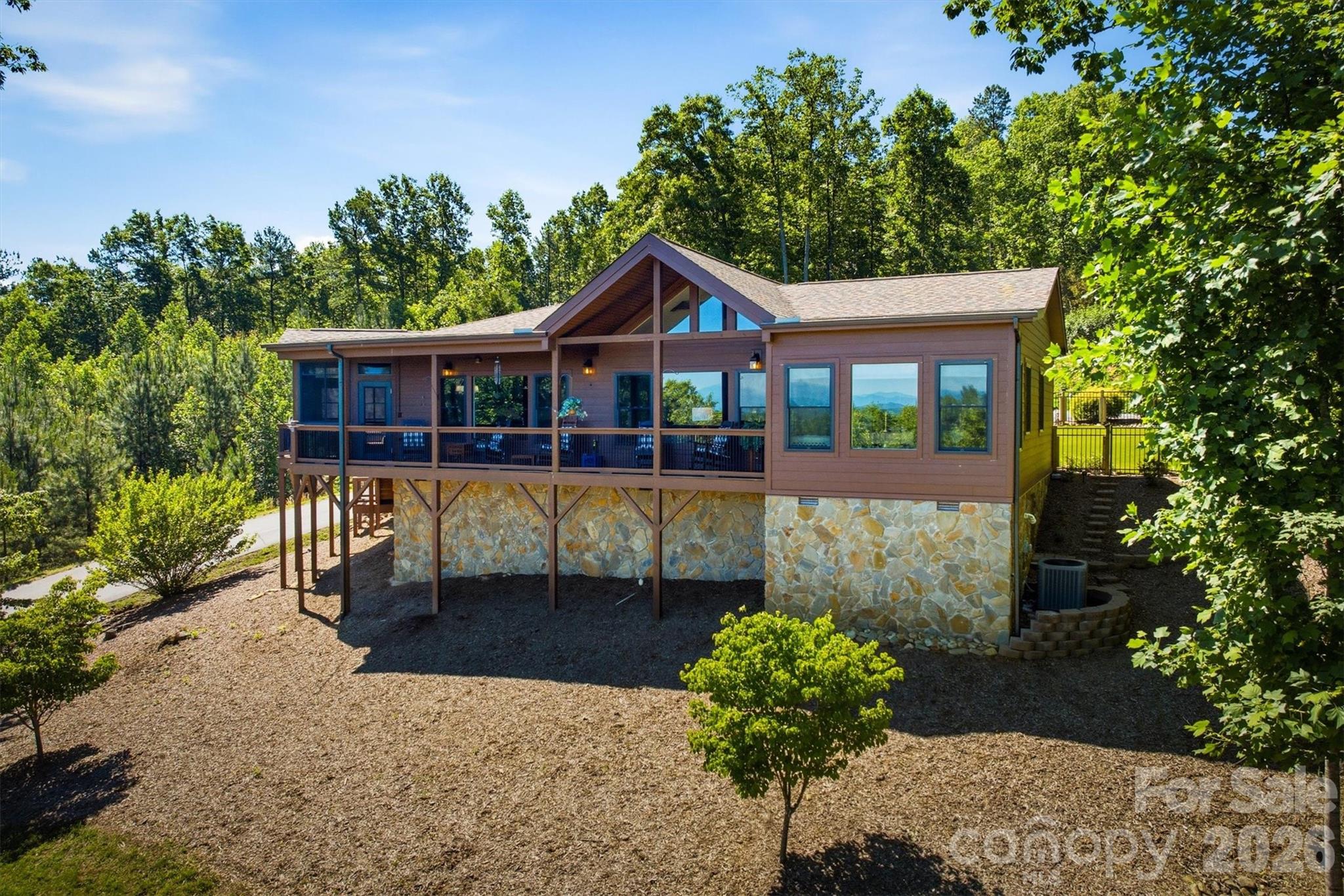 315 Lakeview Trail — Nebo