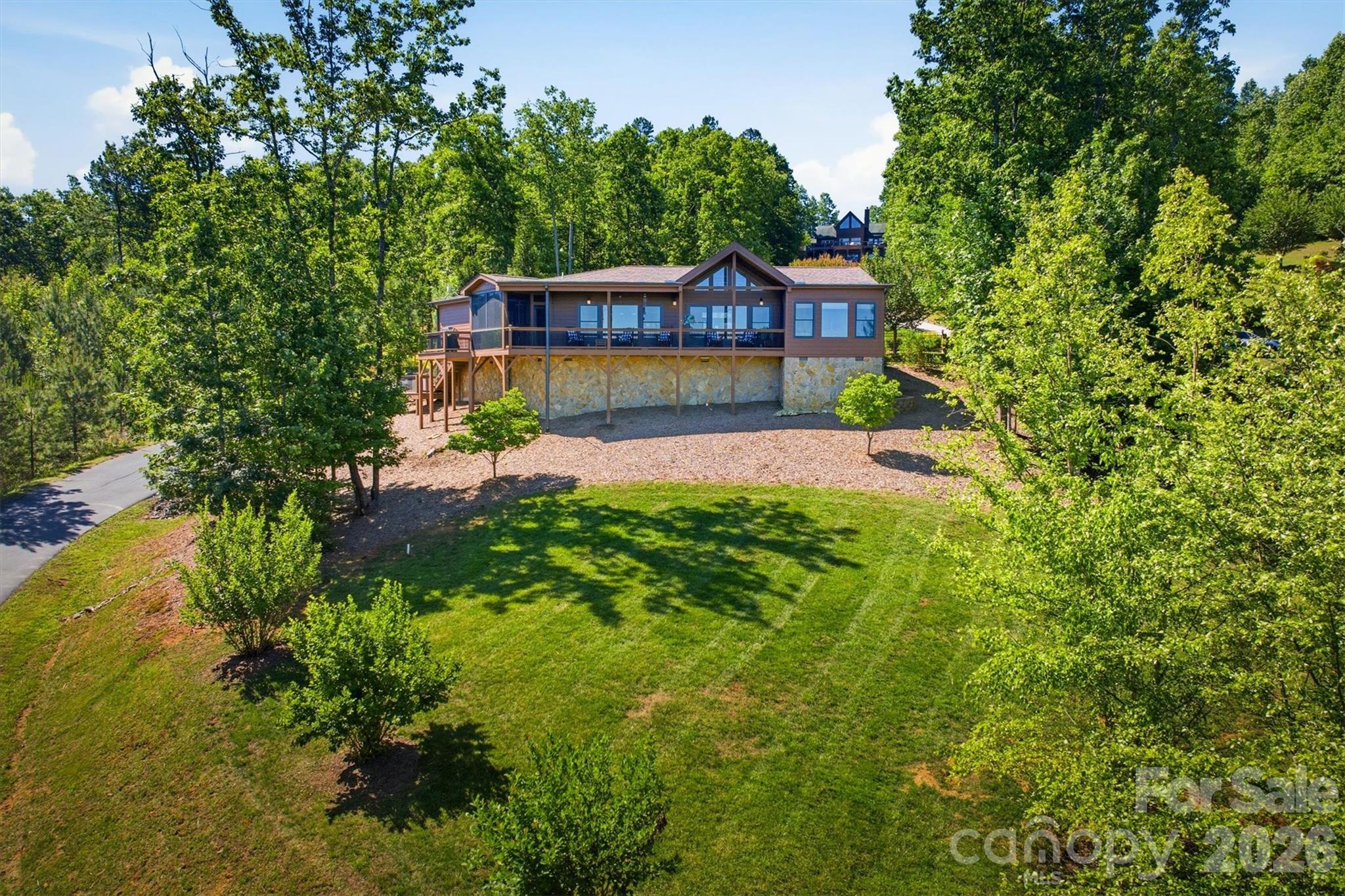 315 Lakeview Trail — Nebo