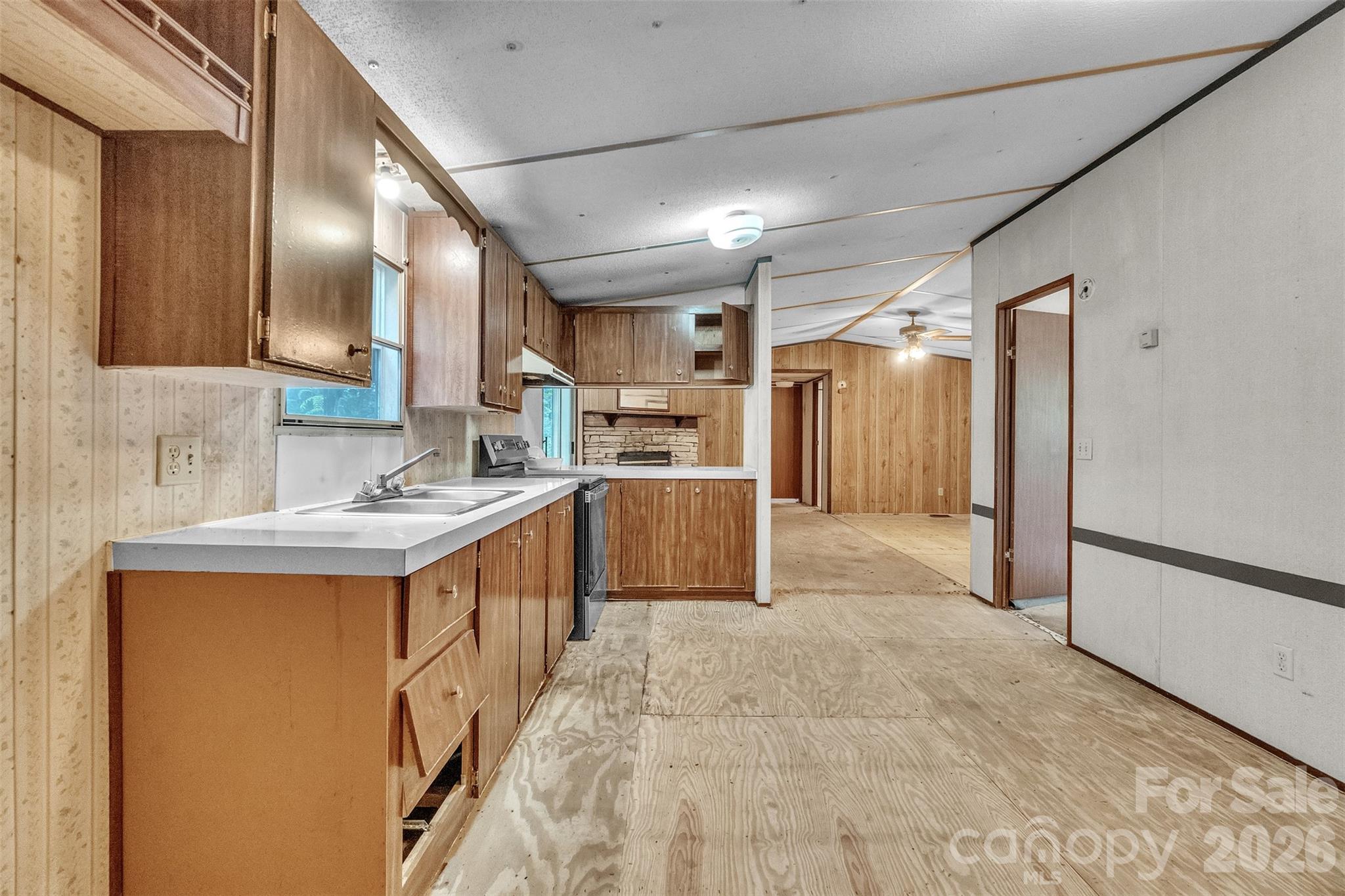 367 Horne Road — Peachland