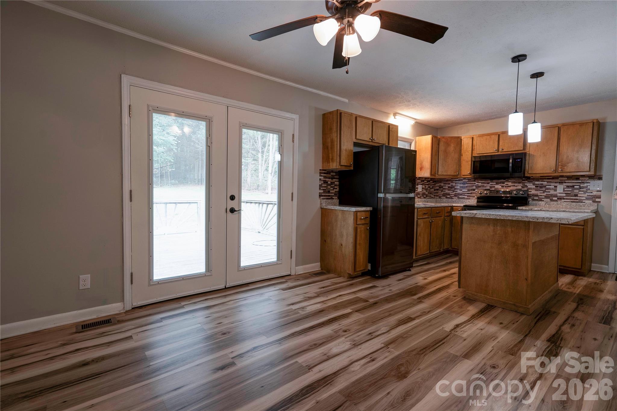 1323 N Lakewood Drive — Shelby