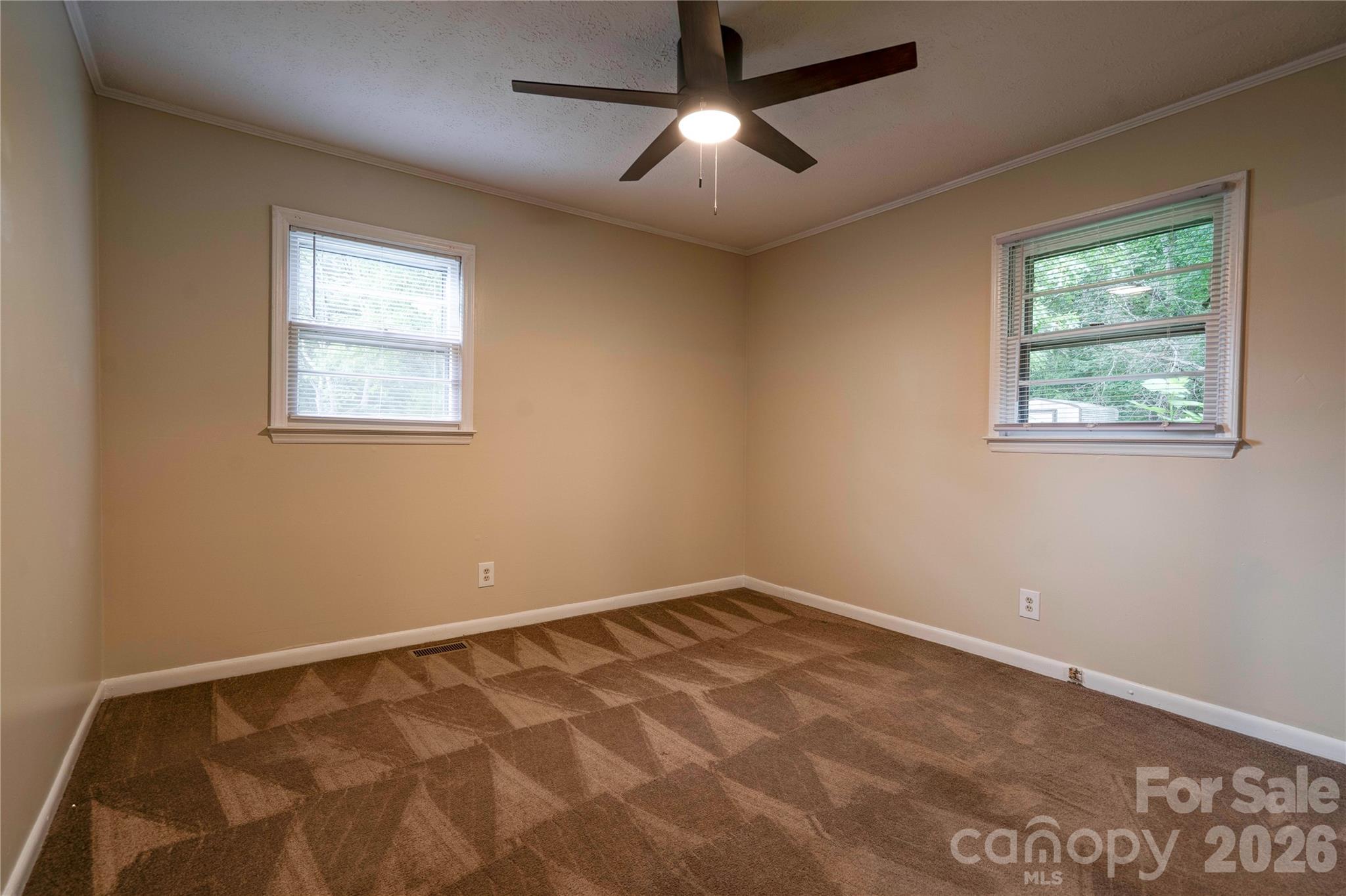 1323 N Lakewood Drive — Shelby