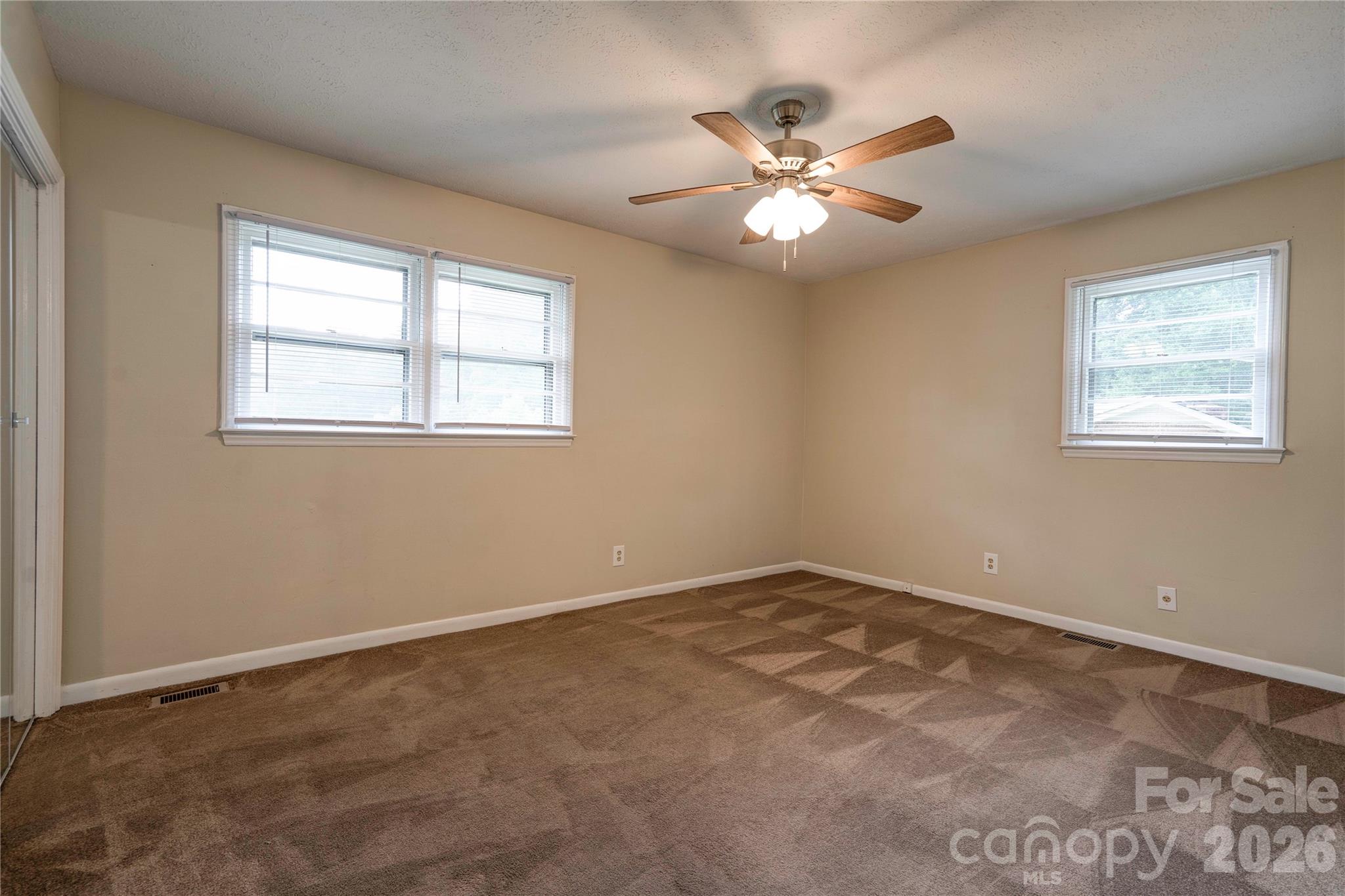 1323 N Lakewood Drive — Shelby