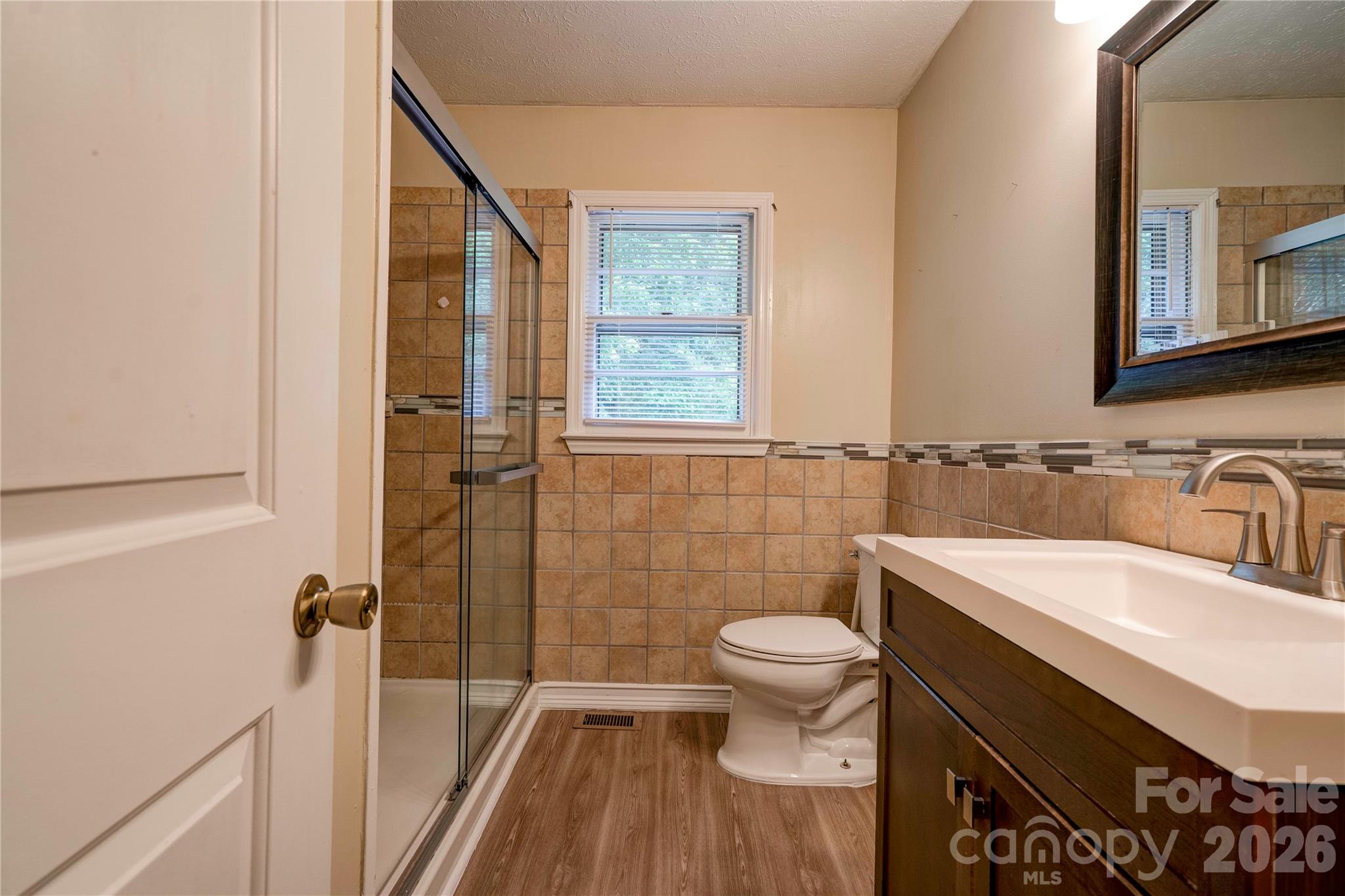 1323 N Lakewood Drive — Shelby