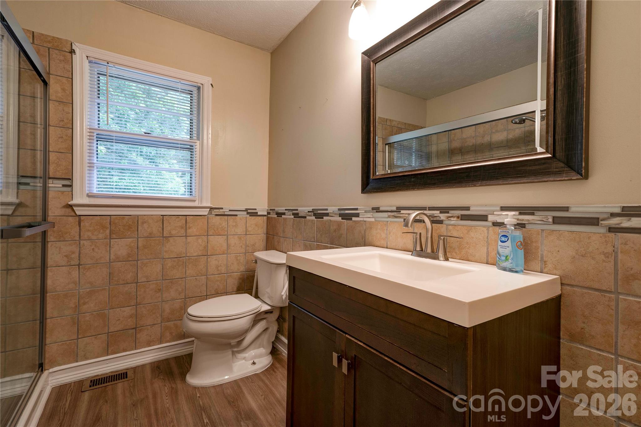 1323 N Lakewood Drive — Shelby