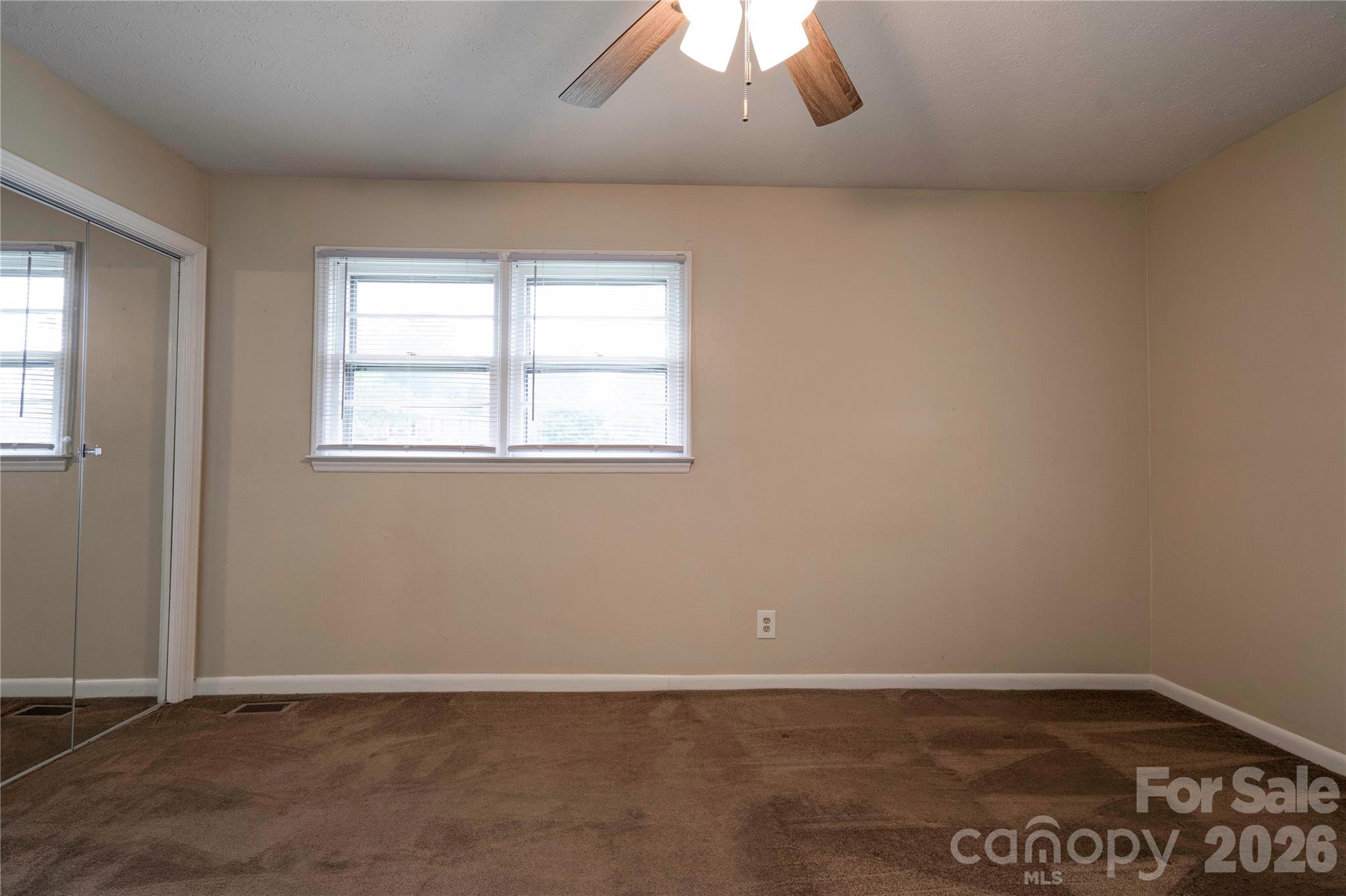 1323 N Lakewood Drive — Shelby