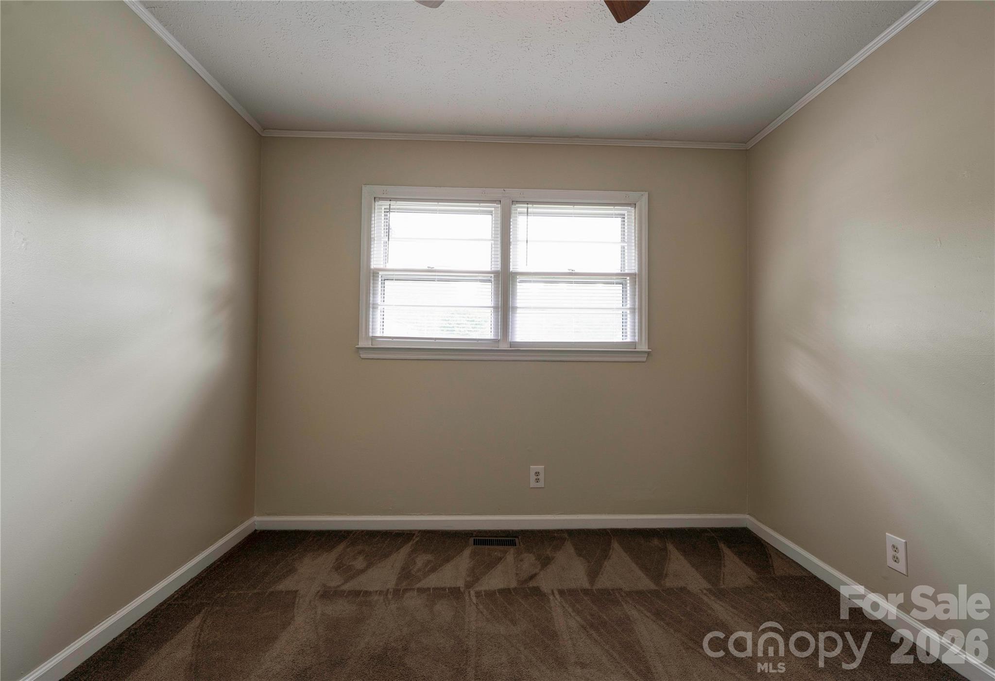 1323 N Lakewood Drive — Shelby