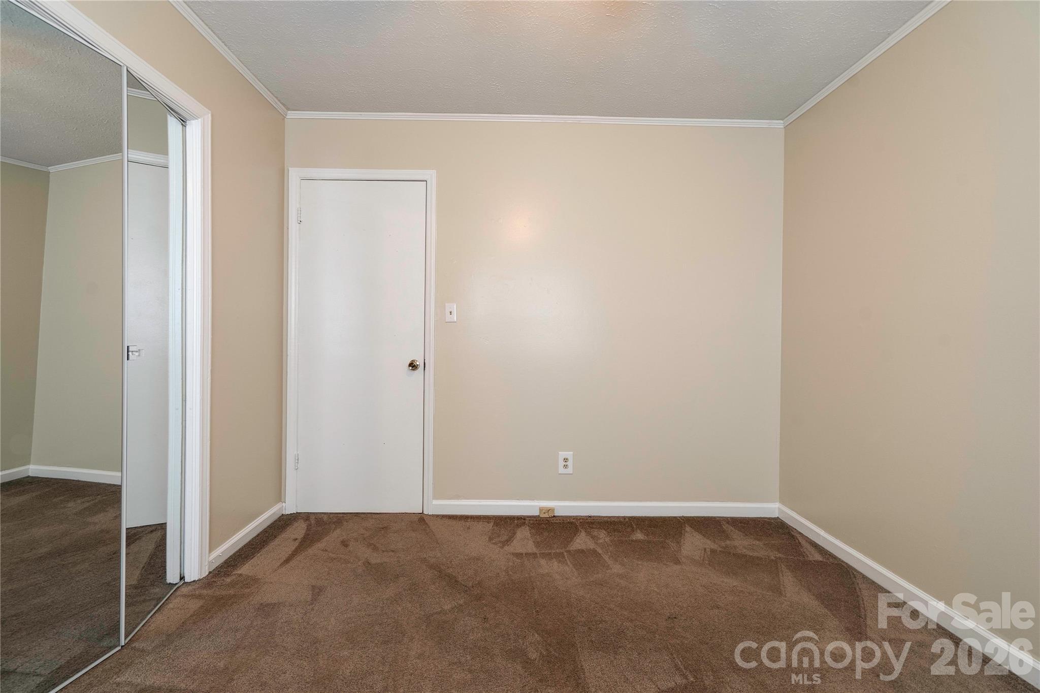 1323 N Lakewood Drive — Shelby