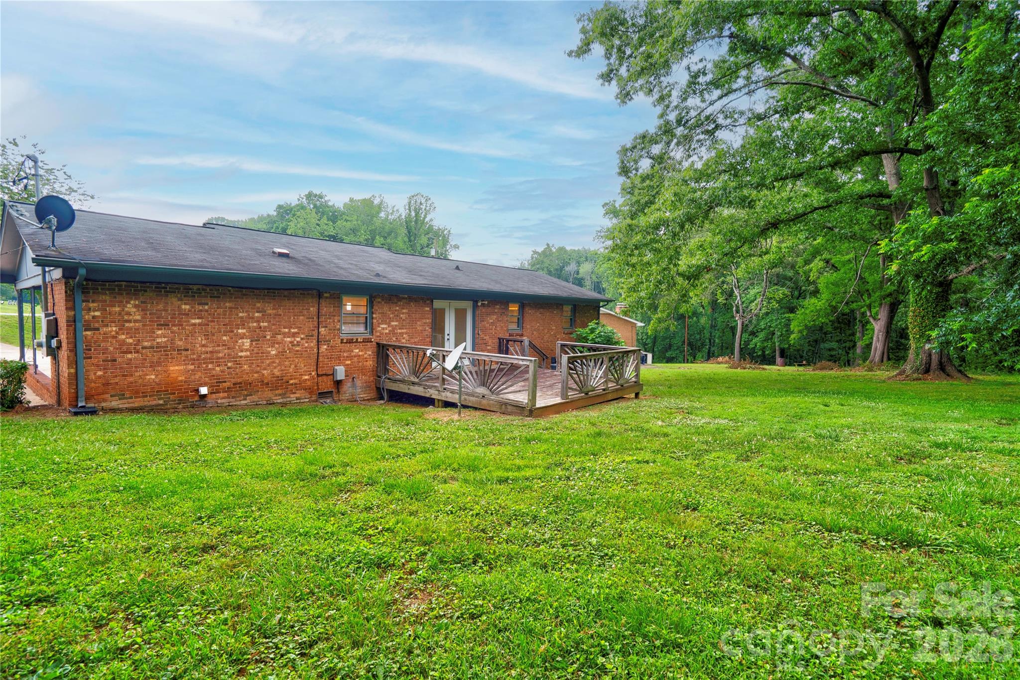 1323 N Lakewood Drive — Shelby