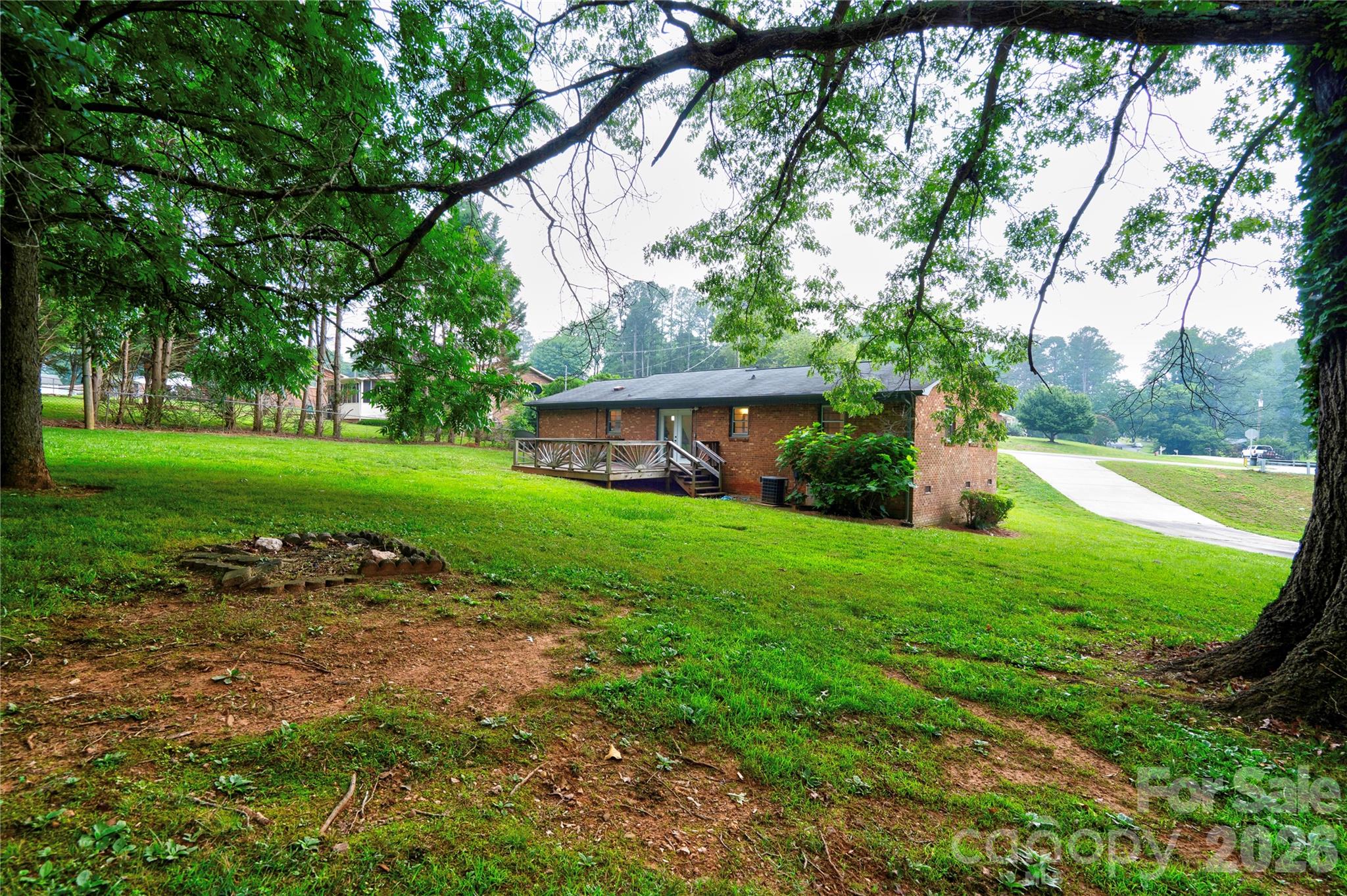 1323 N Lakewood Drive — Shelby