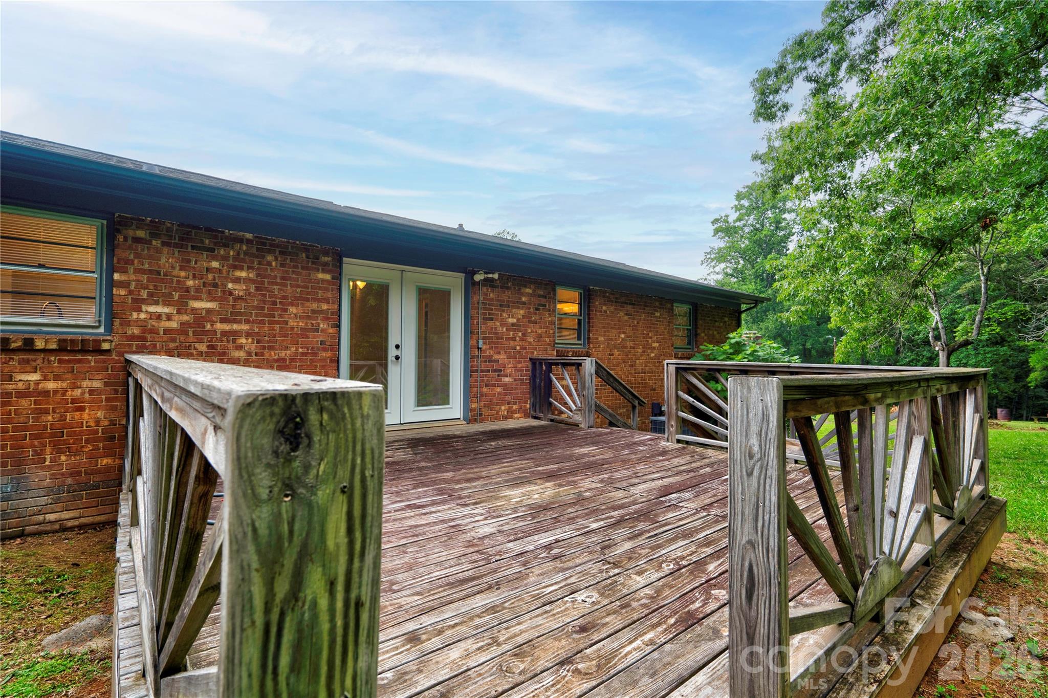 1323 N Lakewood Drive — Shelby