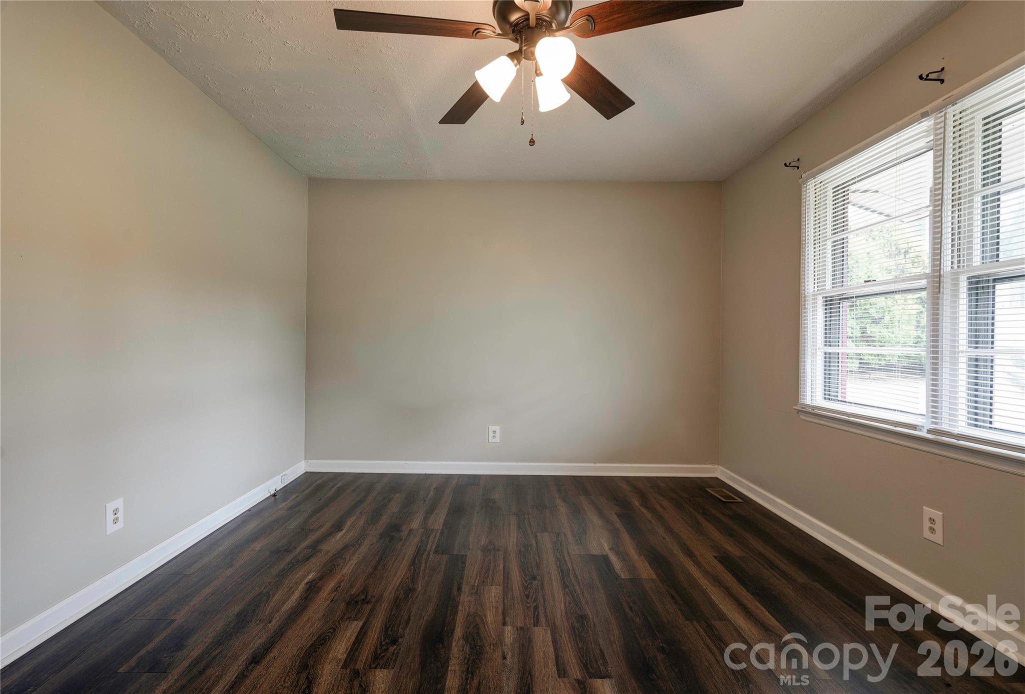 1323 N Lakewood Drive — Shelby