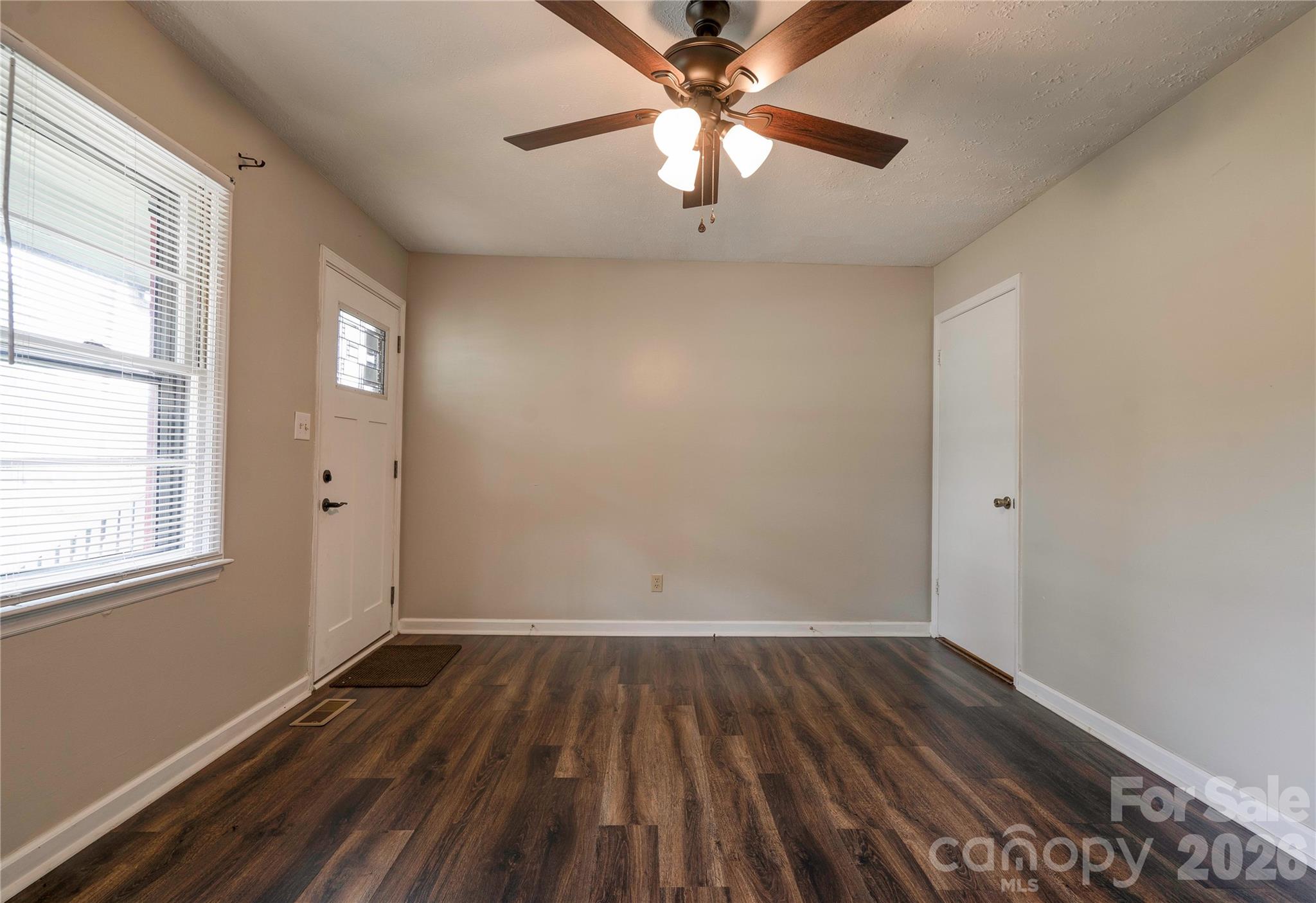 1323 N Lakewood Drive — Shelby