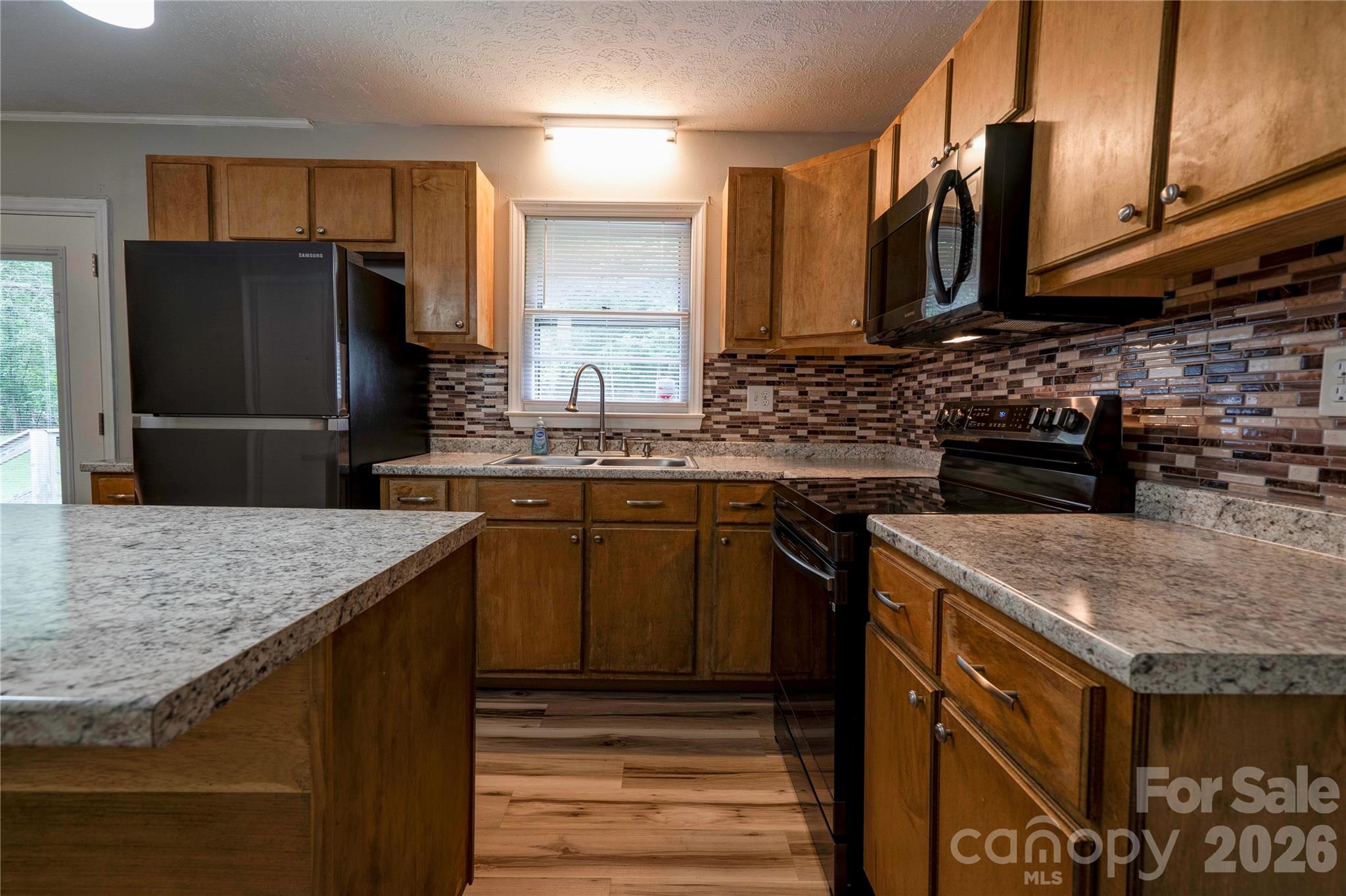 1323 N Lakewood Drive — Shelby