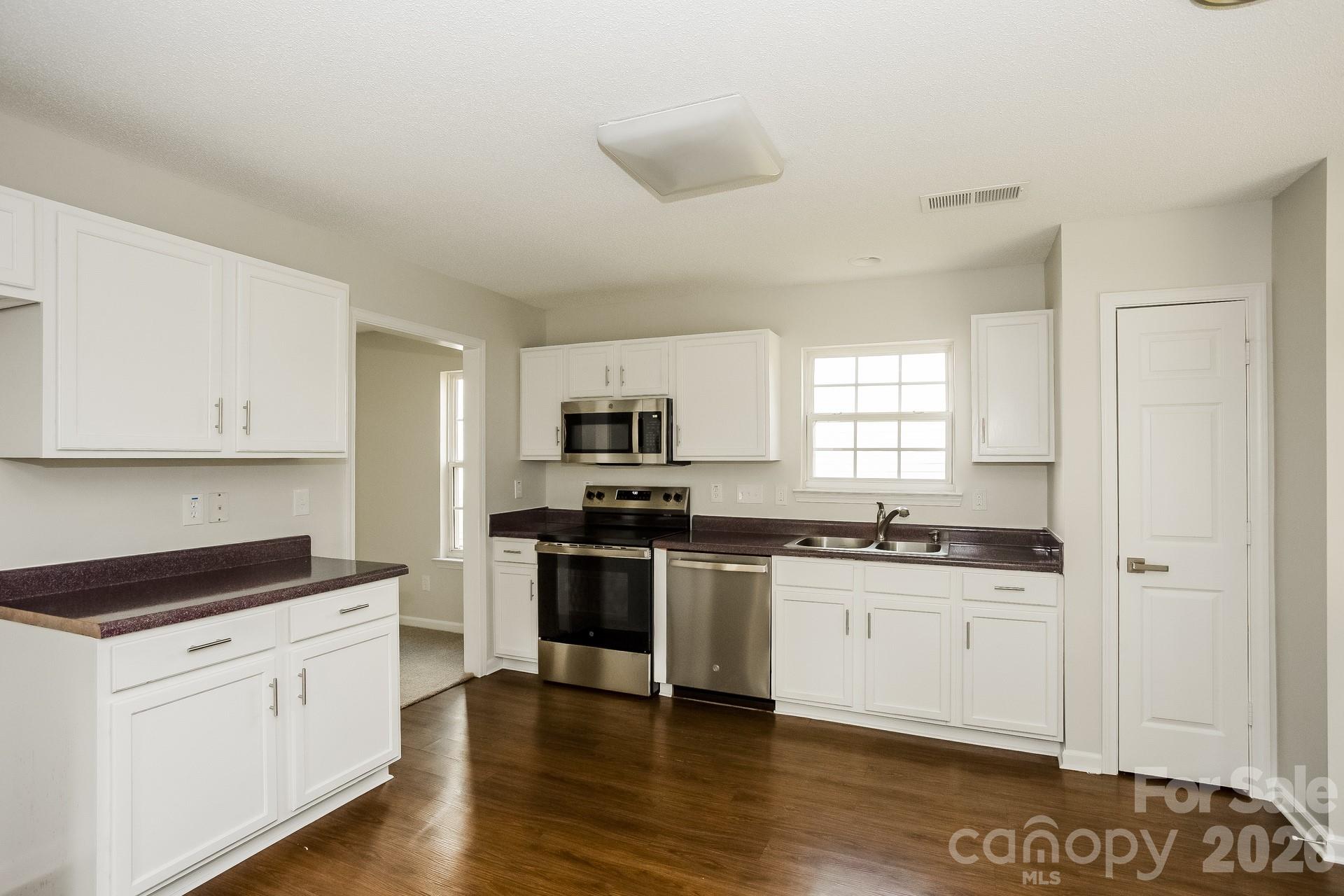 11003 Pointer Ridge Drive — Charlotte
